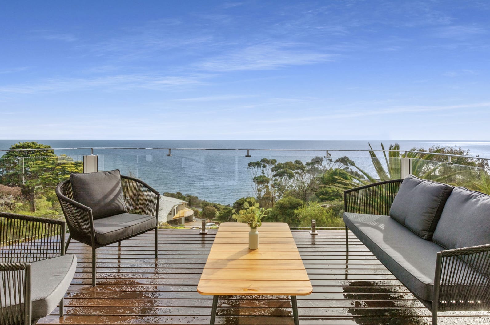 Clifftop Luxury | Spectacular Ocean Views - Picture 6