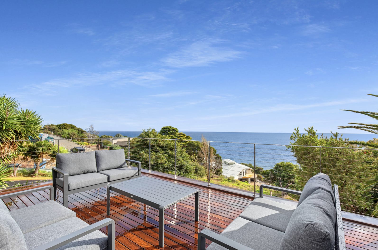 Clifftop Luxury | Spectacular Ocean Views - Picture 4