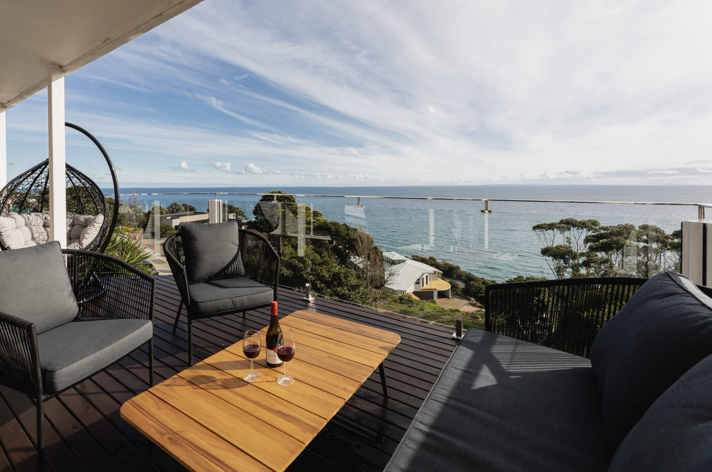 Clifftop Luxury | Spectacular Ocean Views - Picture 22
