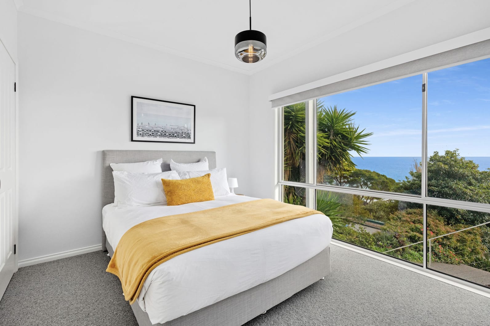 Clifftop Luxury | Spectacular Ocean Views - Picture 17