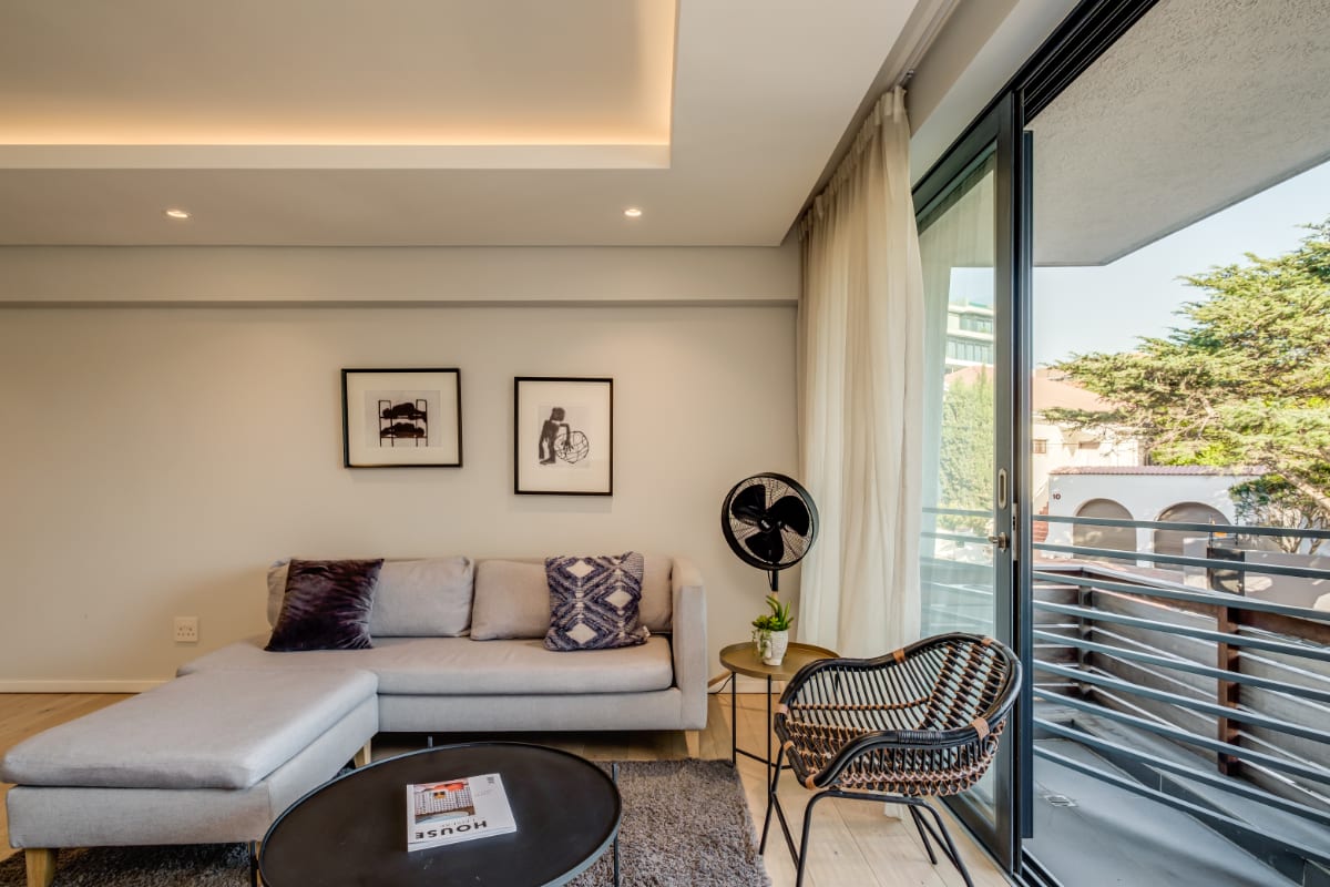 Lock up and Go Apartment in Sea Point D on S