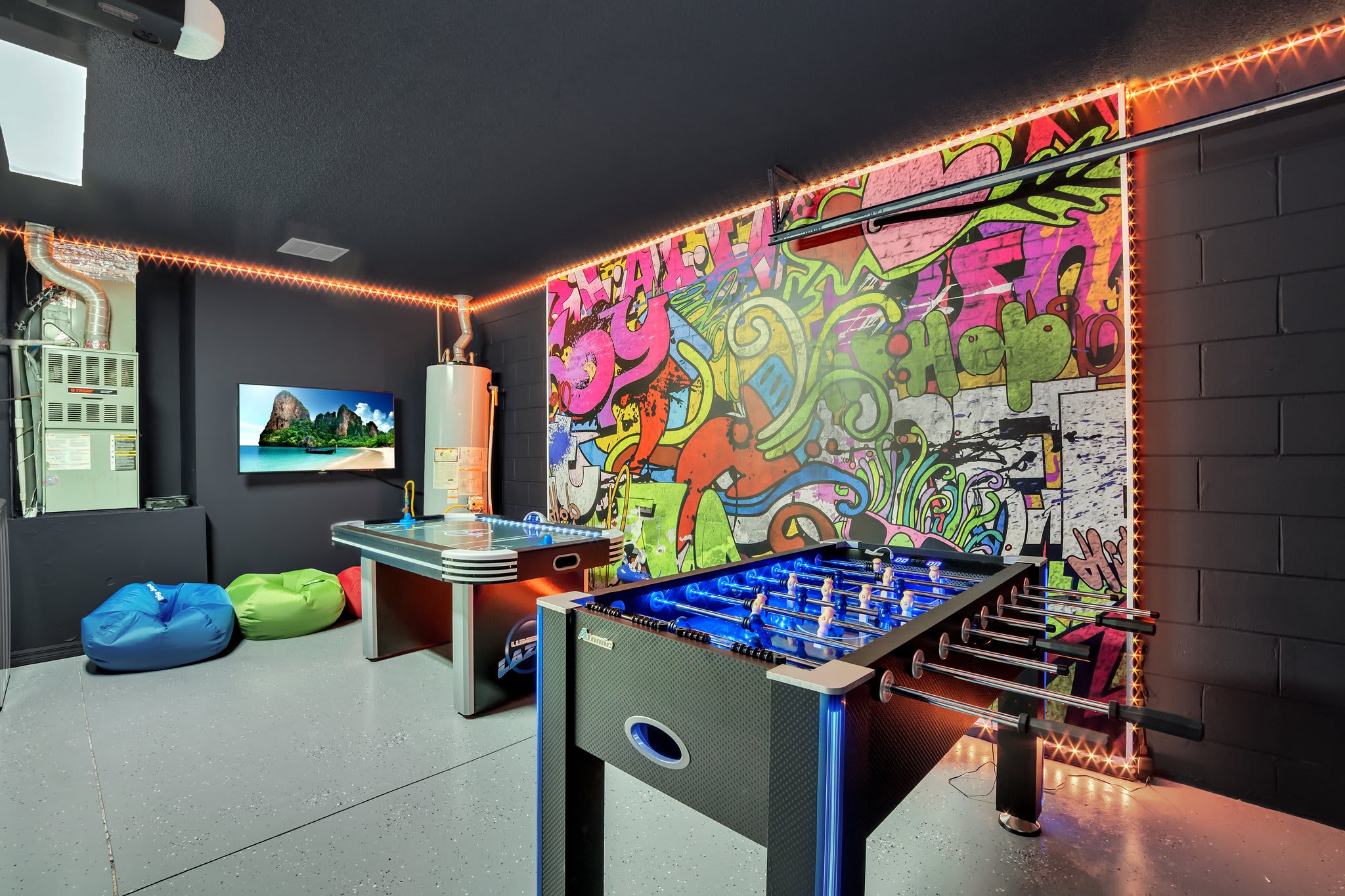 Test Upstay Big Home w Pool Games BBQ Near Disney | Photo 10