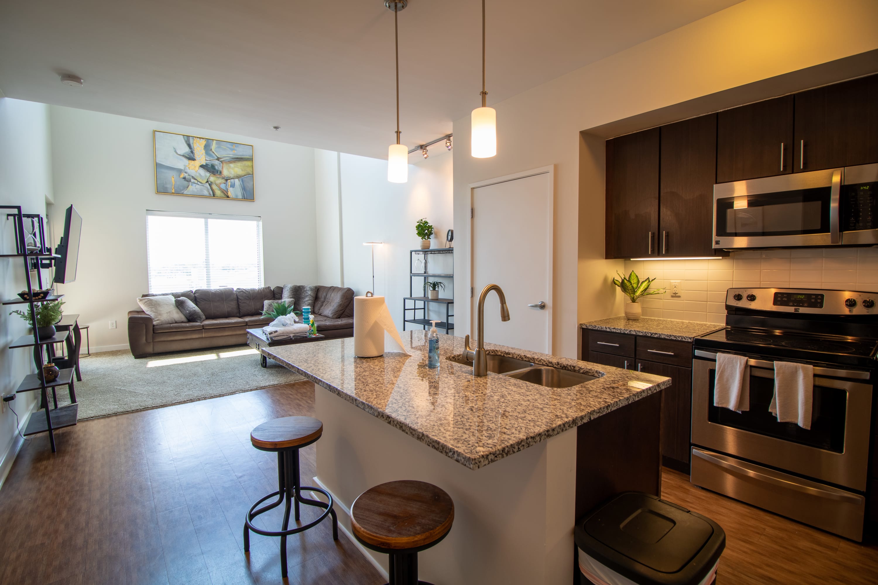 Stylish Living With Pool And Hot Tub - Elegant Urban Oasis - Columbus, OH