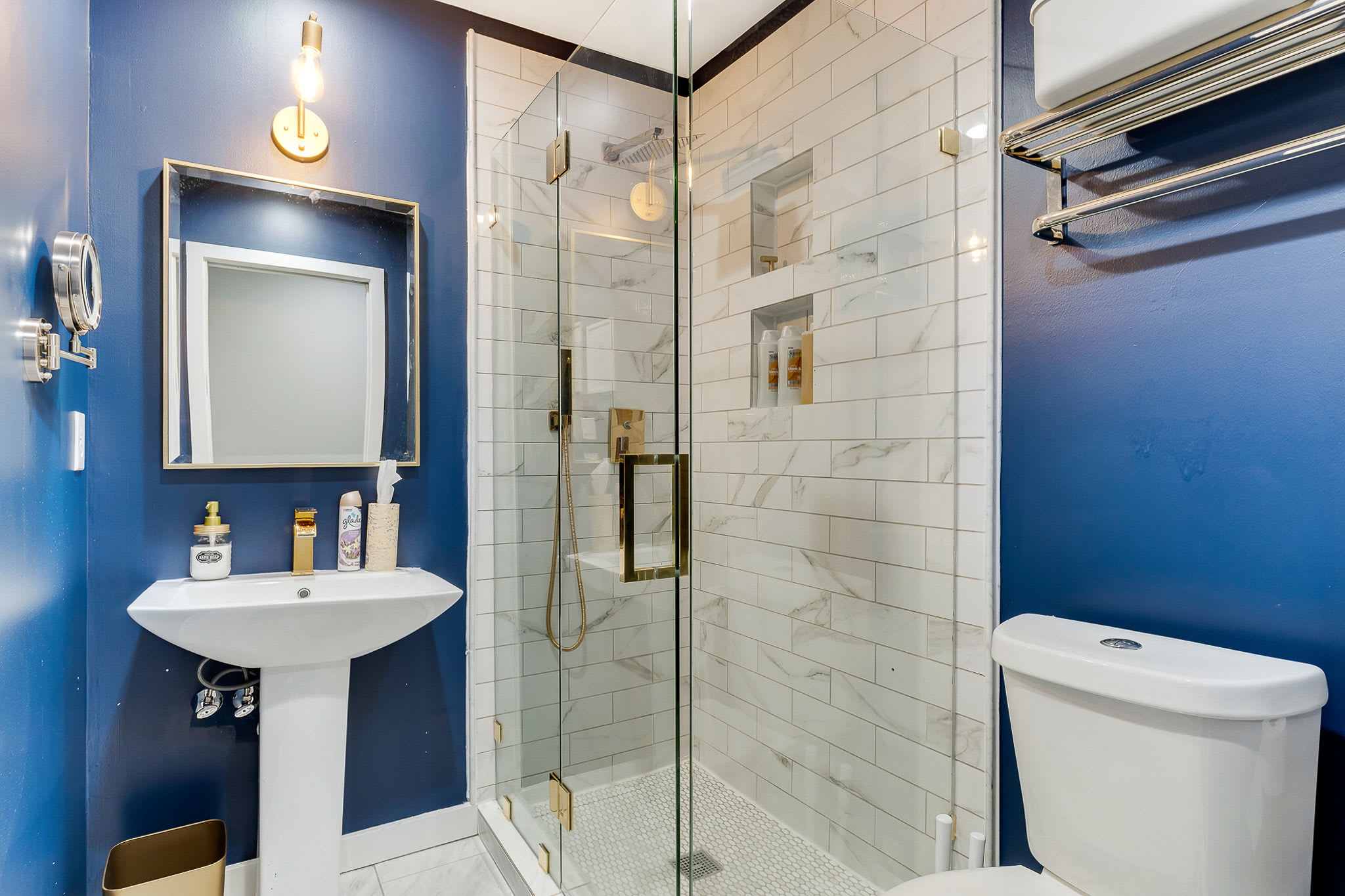 Emerald Indigo House | Pet Friendly - Picture 27