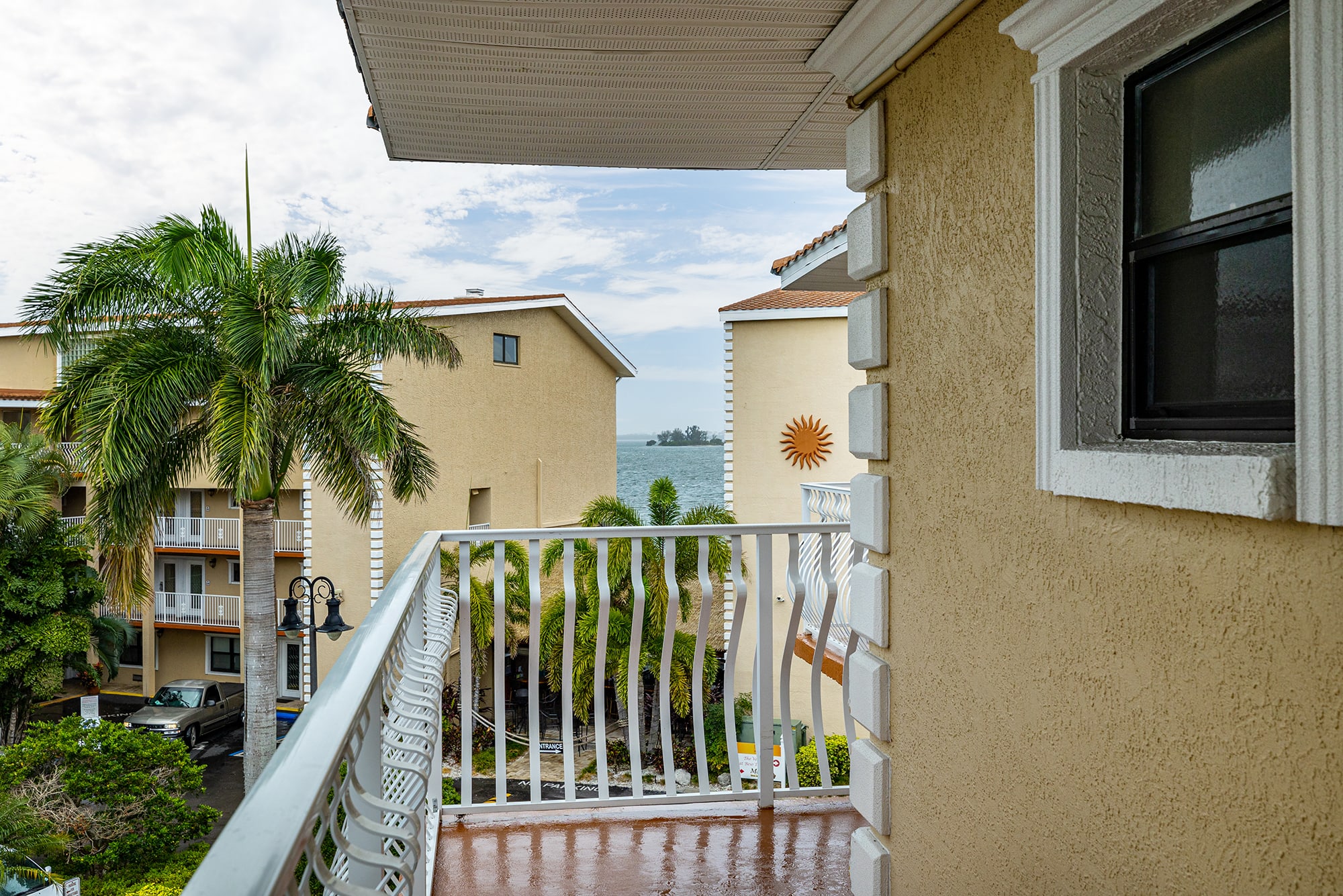 Breezeway leading to the room with a view!