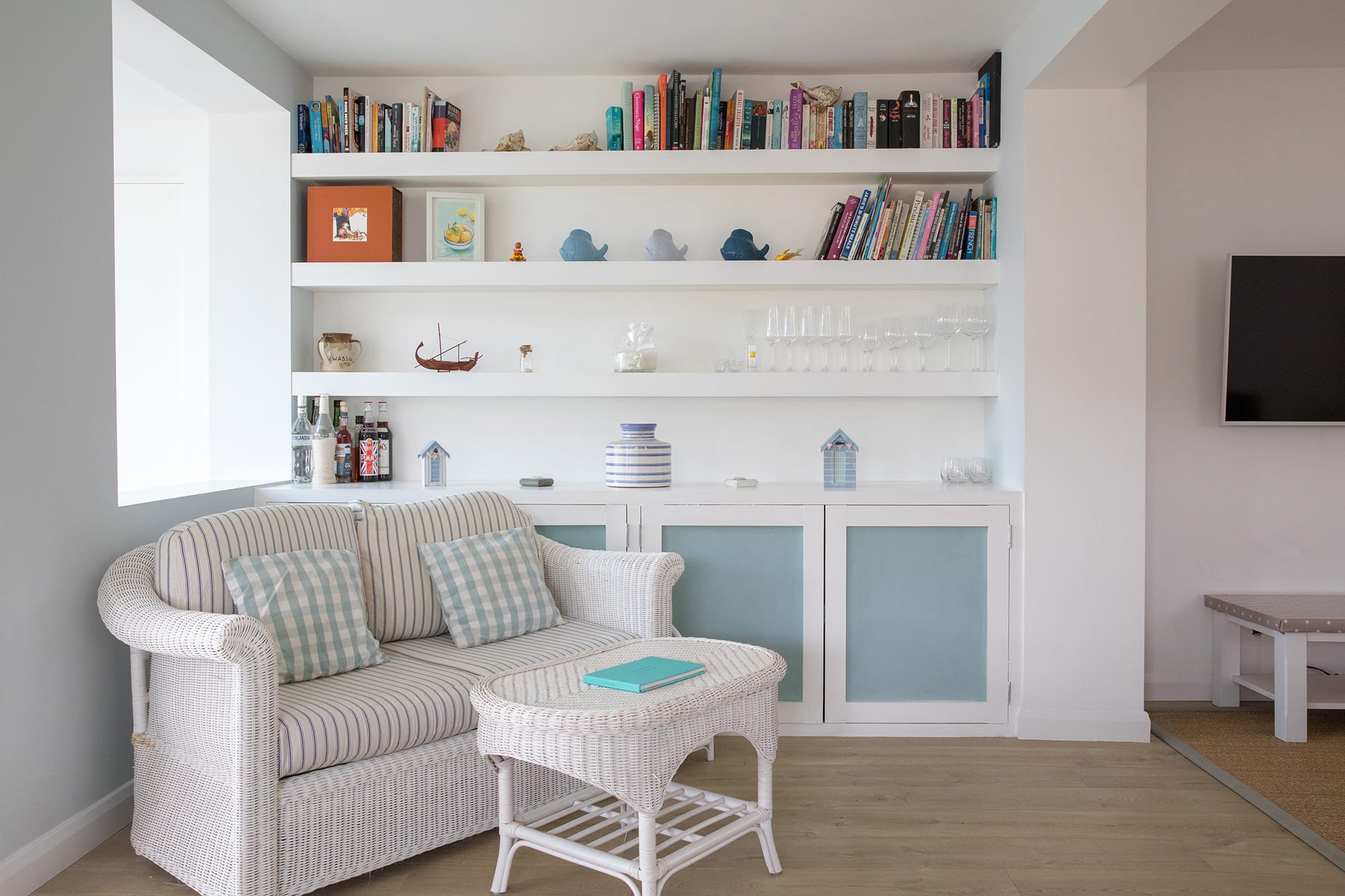 Pick a book from the shelf and spend a relaxing afternoon at the cute reading corner.