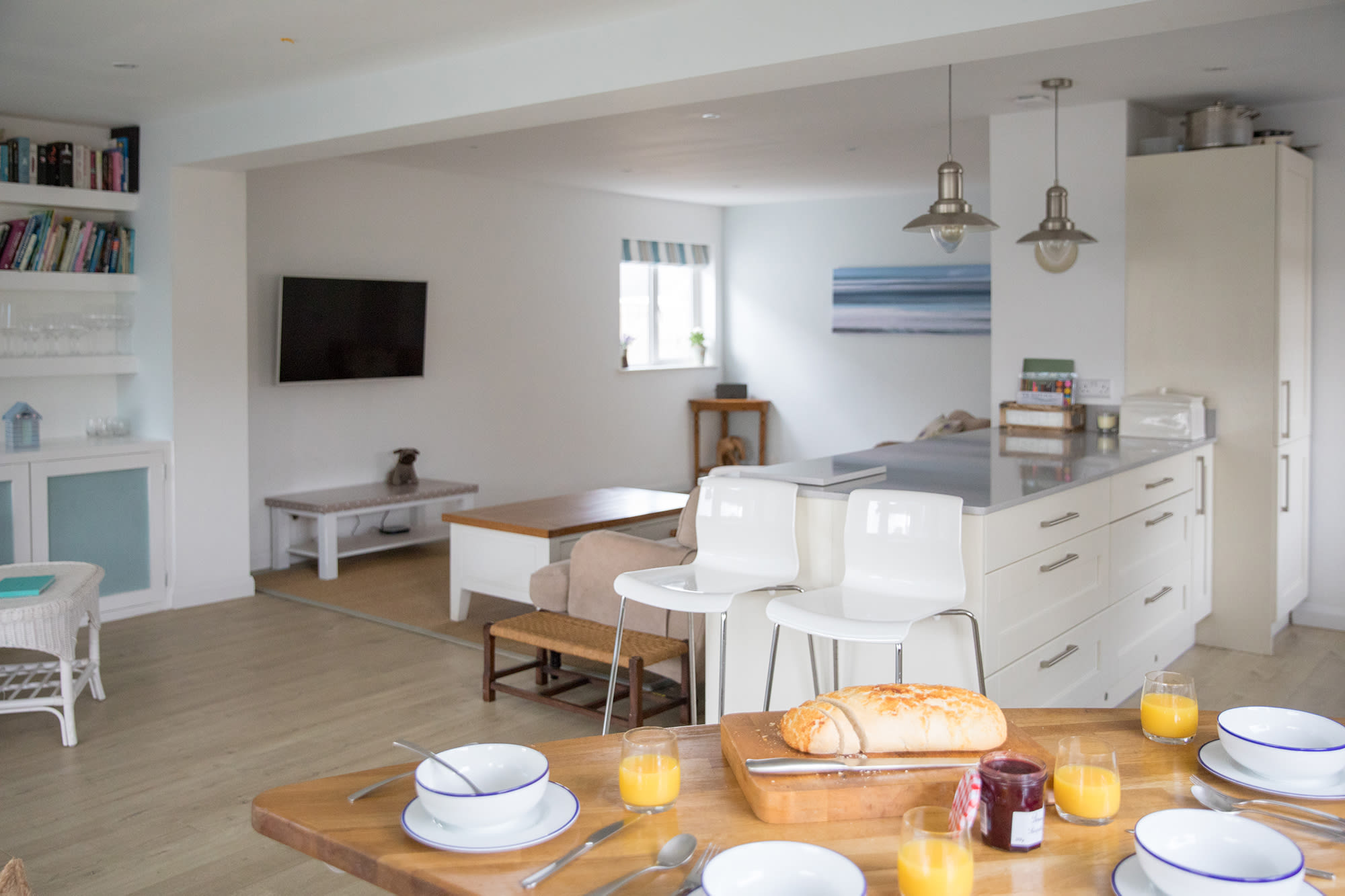 Start your day at the charming breakfast corner.