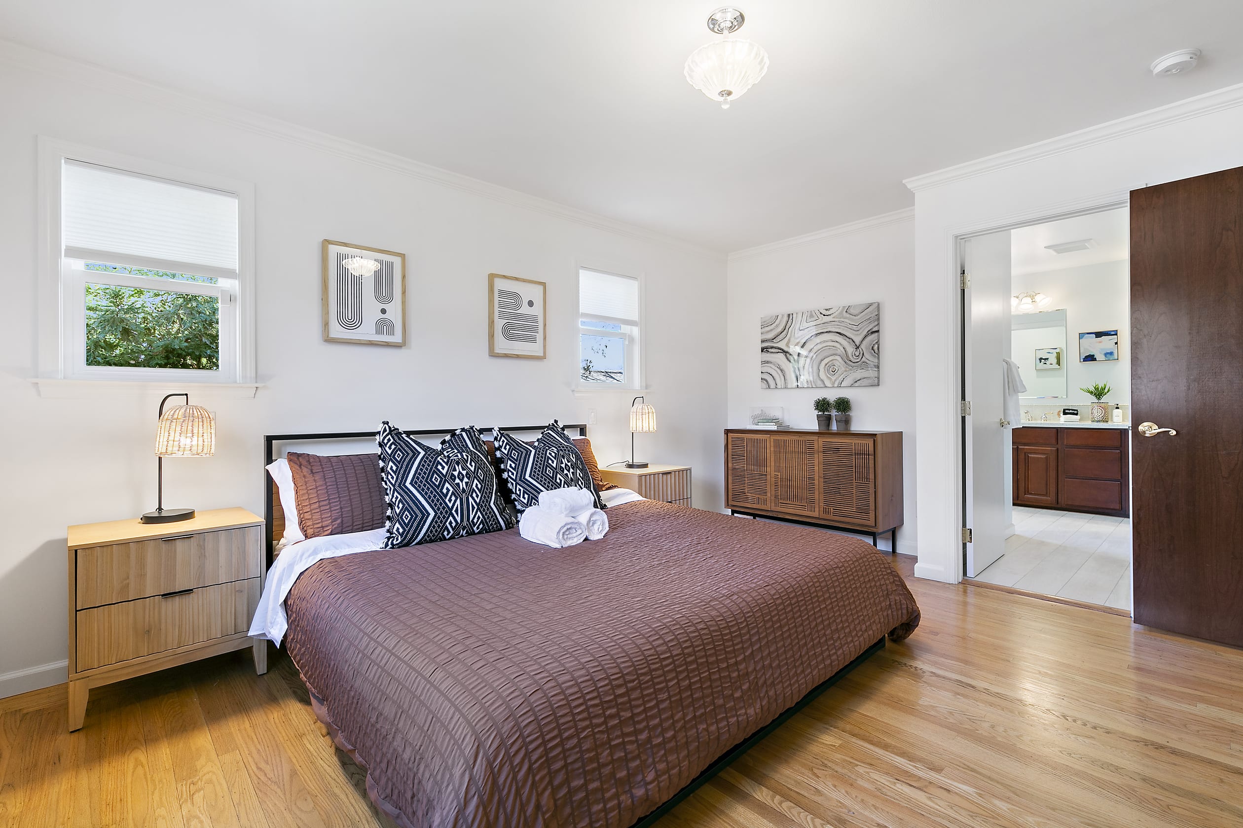 @ Marbella Lane - Elegant and Inviting Home in RWC - Picture 19