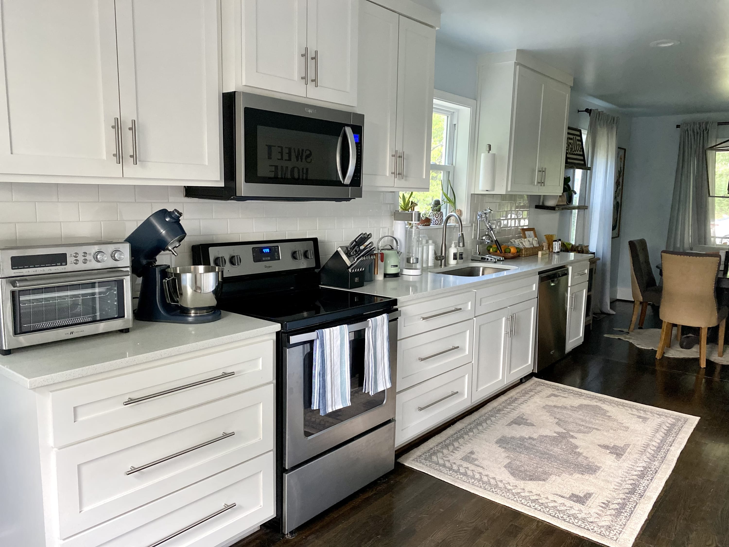 Blue Door: Walk to Avondale, Dog-Friendly w Yard