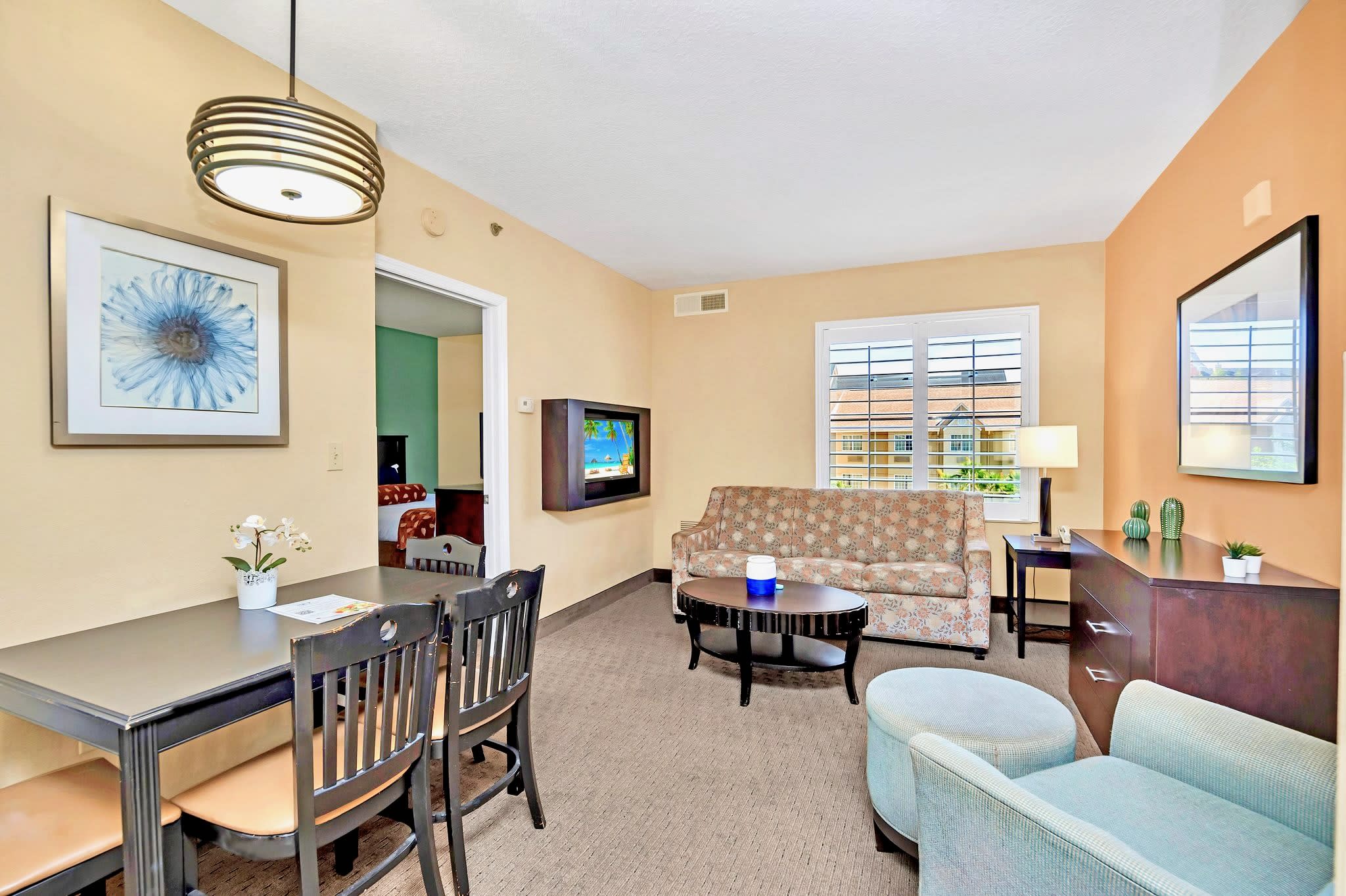 Modern 2 Queen Beds Suite Near Disney