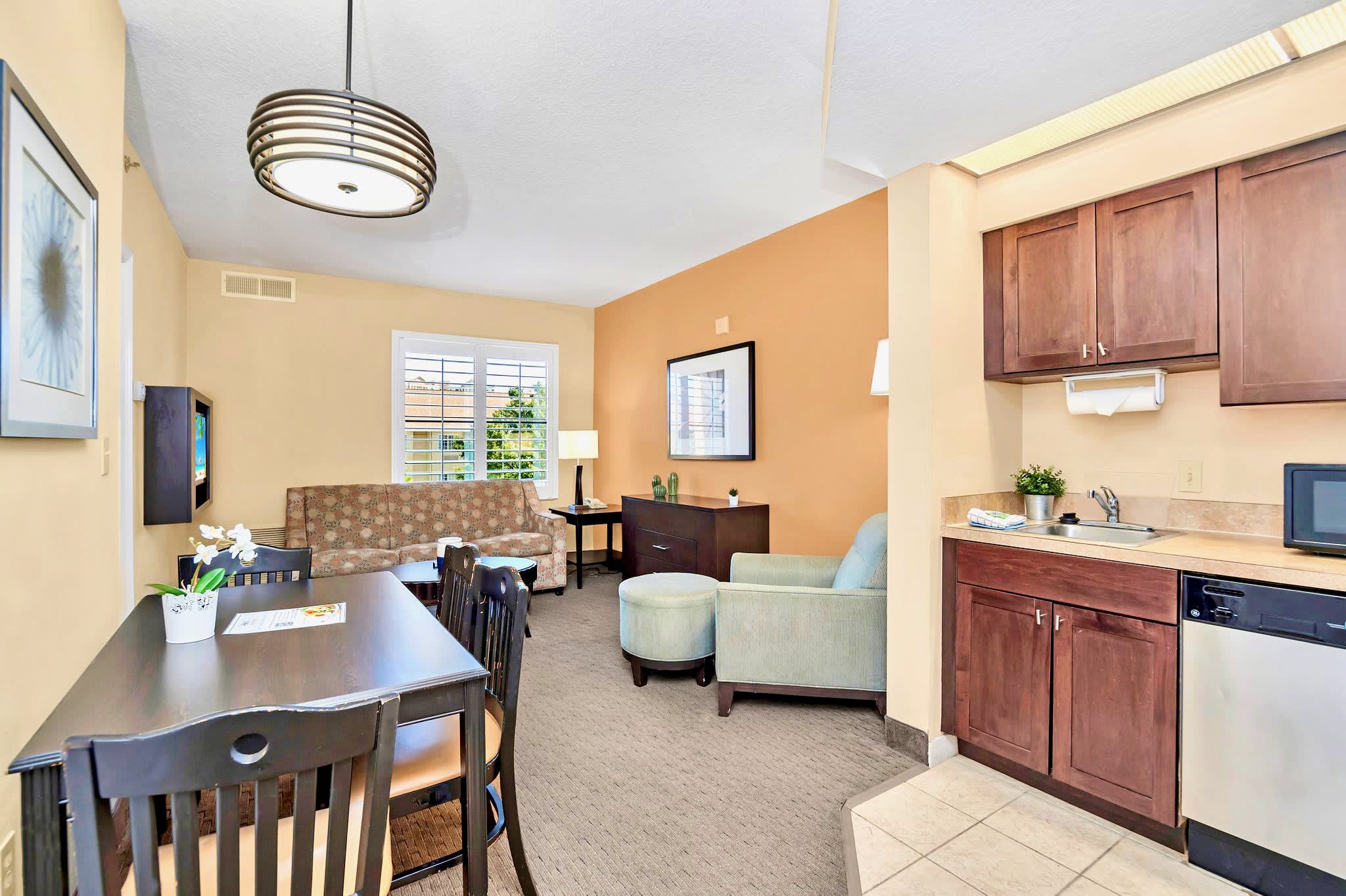 1BR 2 Queens Apt Hotel w Pool Hot Tub | Photo 6