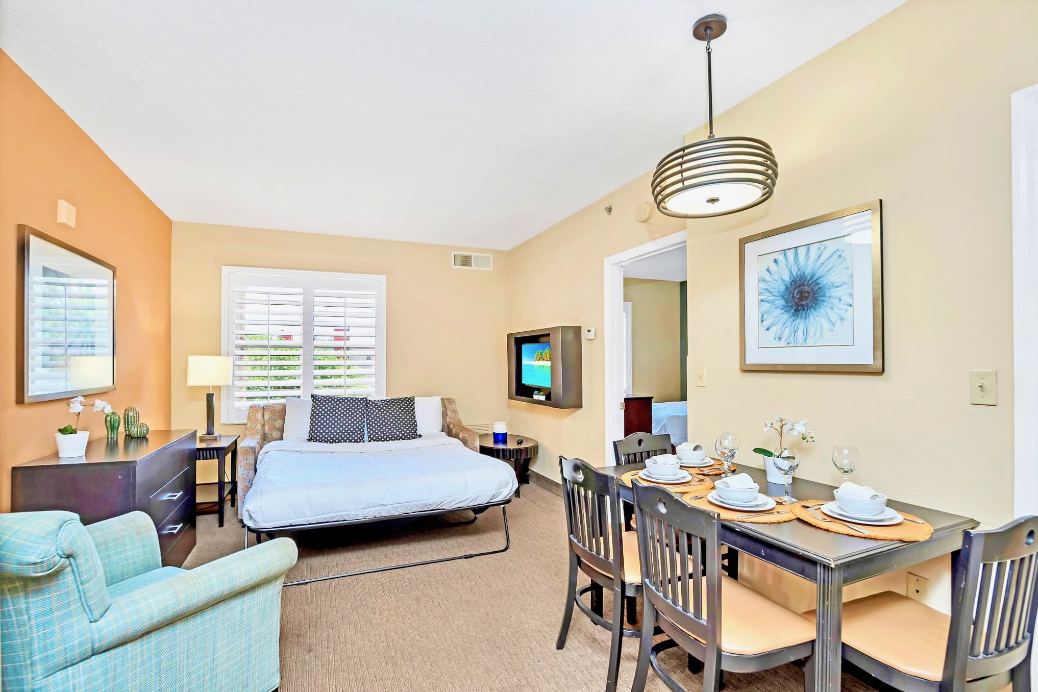 1BR 2 Queens Apt Hotel w Pool Hot Tub | Photo 11