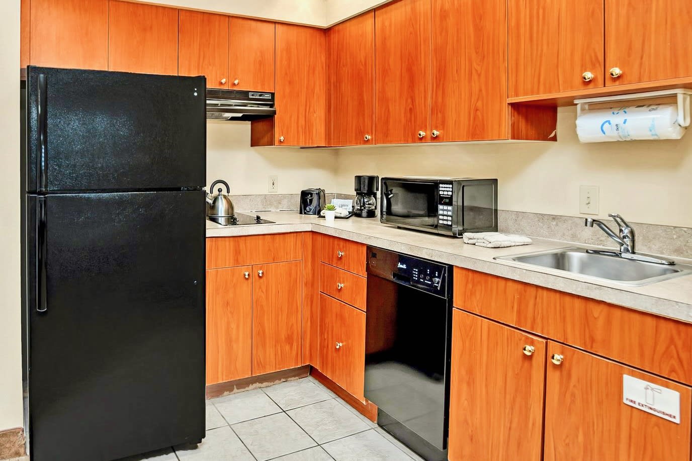 1BR Two Queen Beds Pool Hot Tub Near Disney | Photo 4