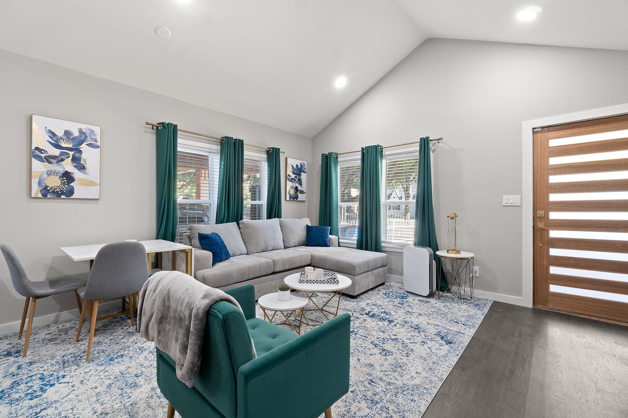 Emerald Indigo House | Pet Friendly - Picture 8