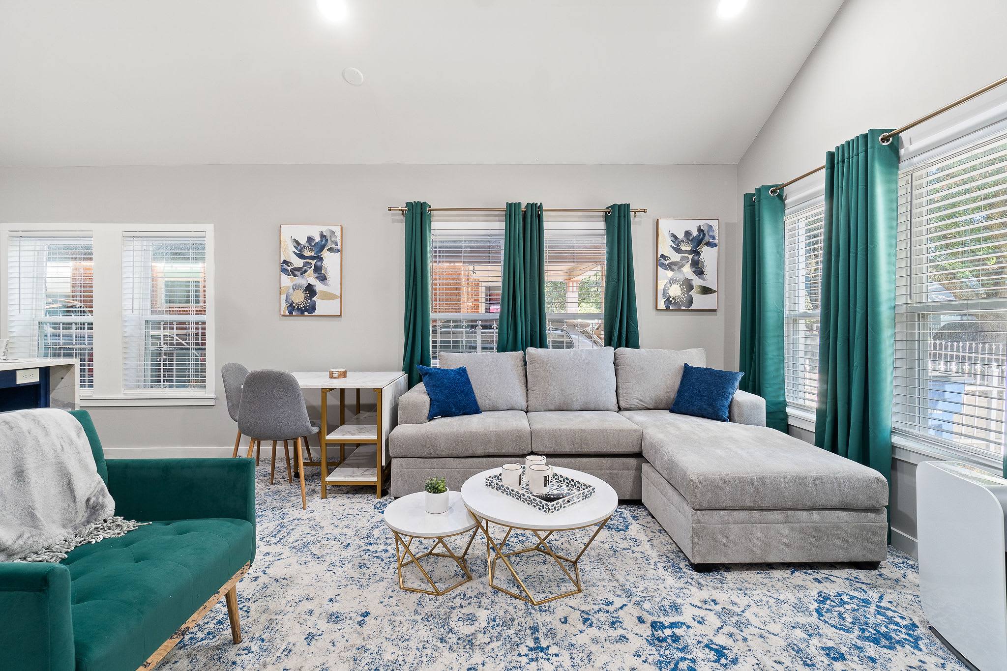 Emerald Indigo House | Pet Friendly - Picture 7