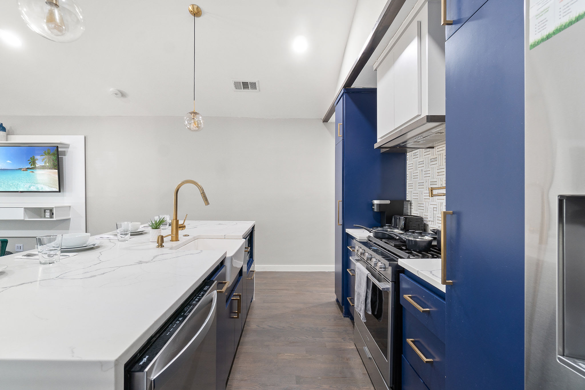 Emerald Indigo House | Pet Friendly - Picture 25