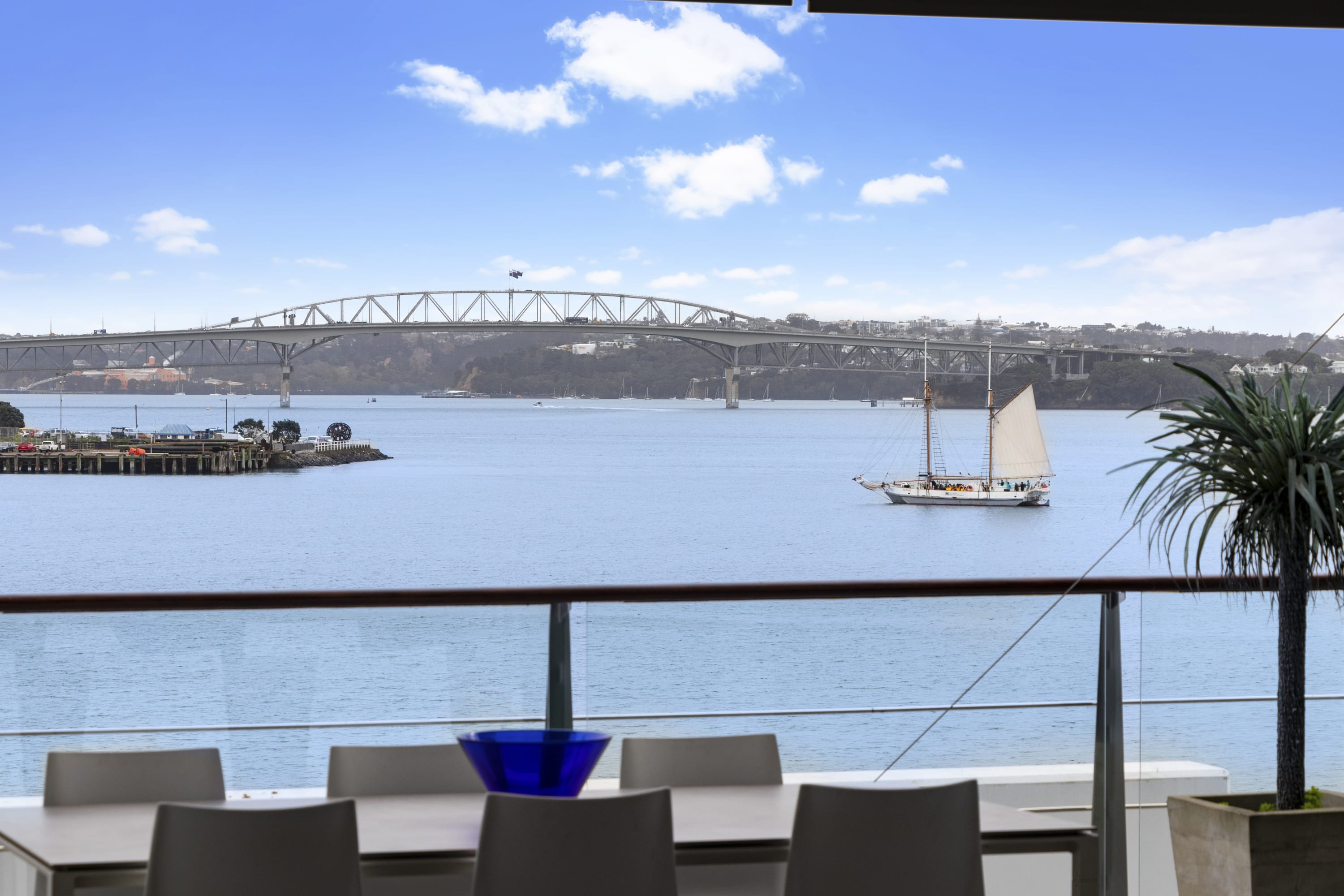 Spacious with Incredible Views on Princes Wharf - Image 2