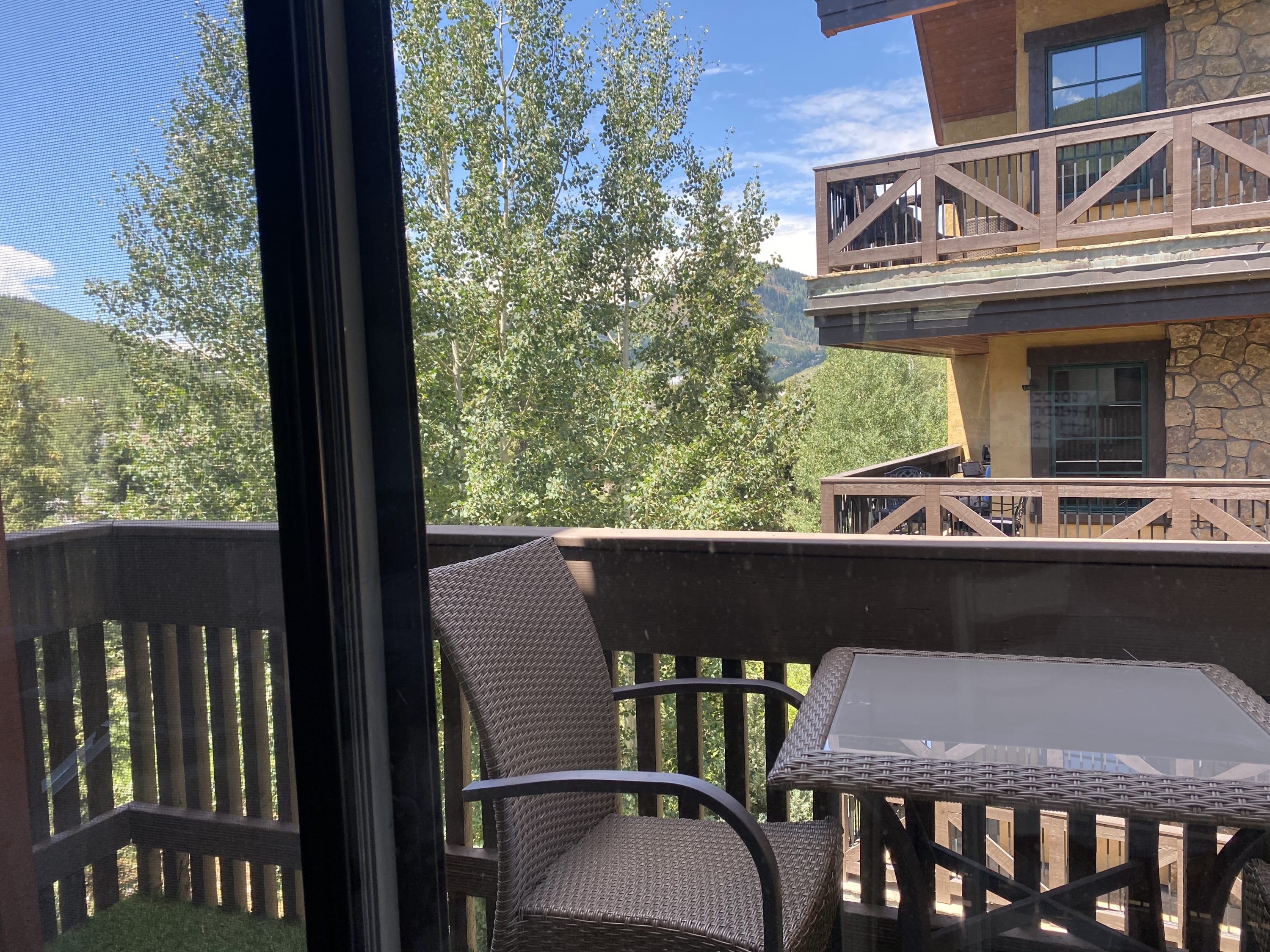 Beautiful view by the creek, close to Vail Village - Picture 31