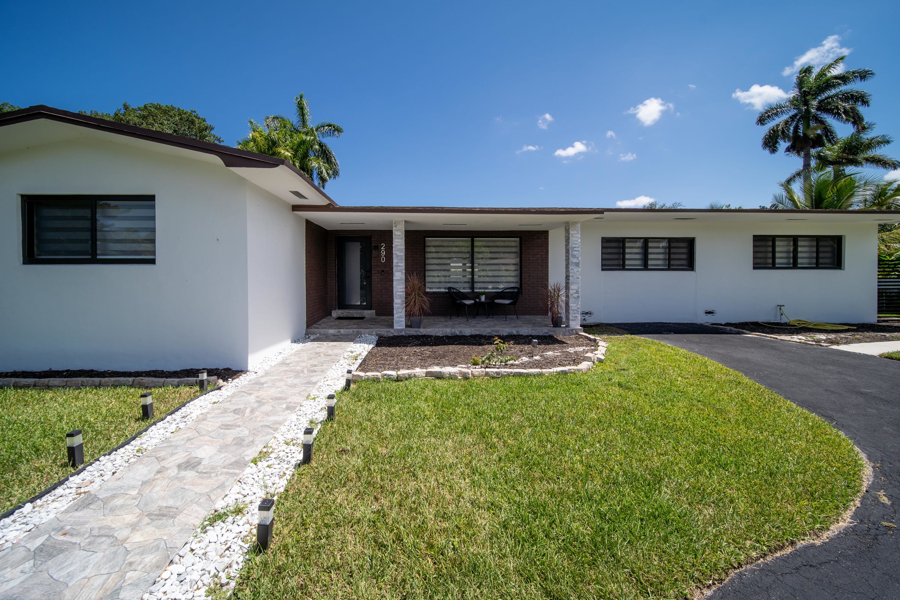 Miami Breeze ❤️Estate 🌞Near the Beaches🌴 - Photo 3