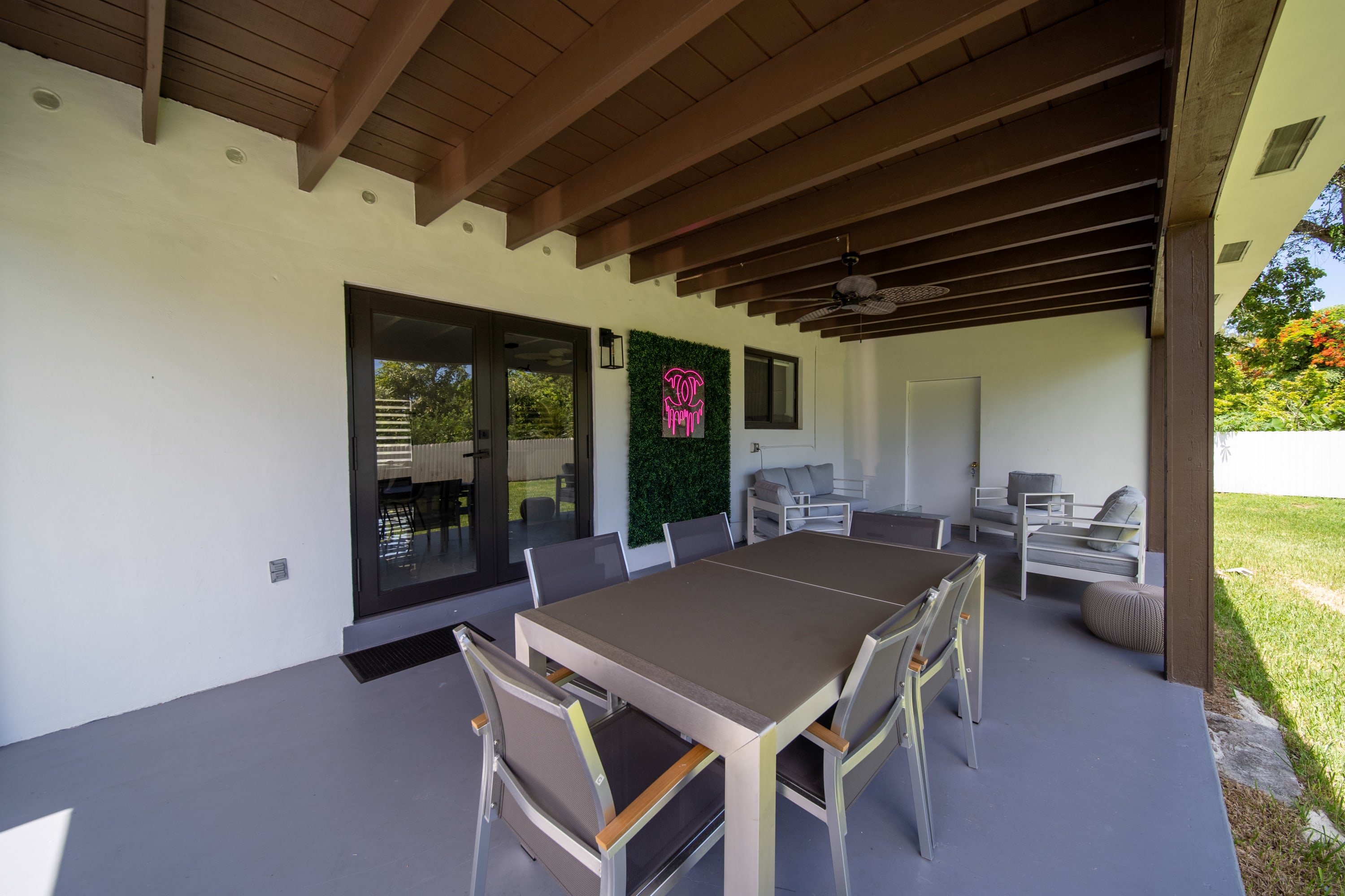 Miami Breeze ❤️Estate 🌞Near the Beaches🌴 - Photo 4