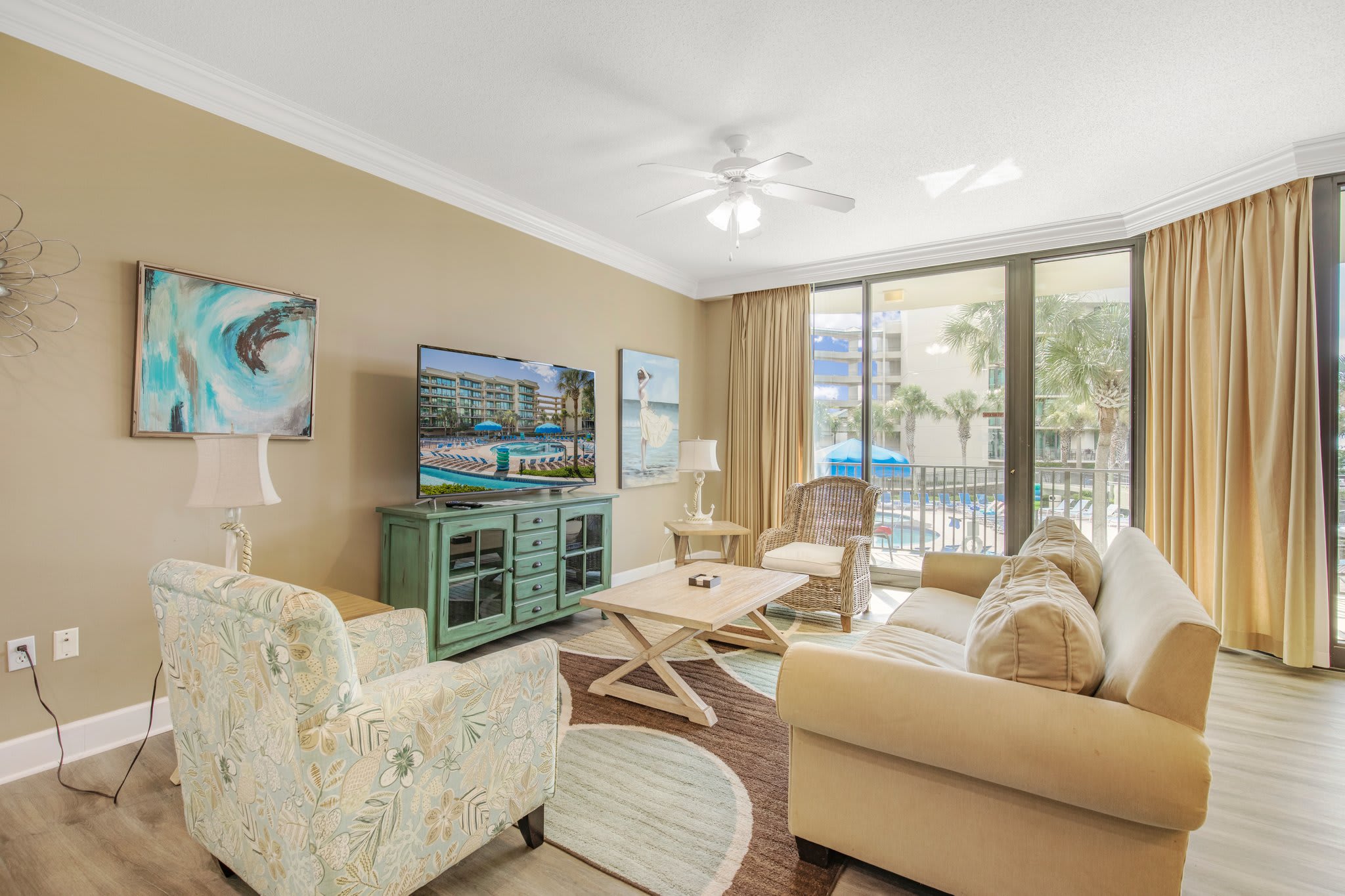 Condo on bay with boat launch and multiple pools | Photo 3