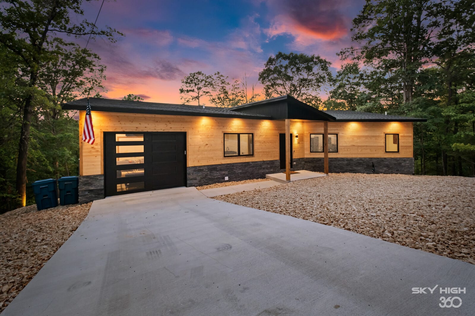 Modern OZ Cabin @ Summit School Trail — Bella Vista, AR — vacation rental