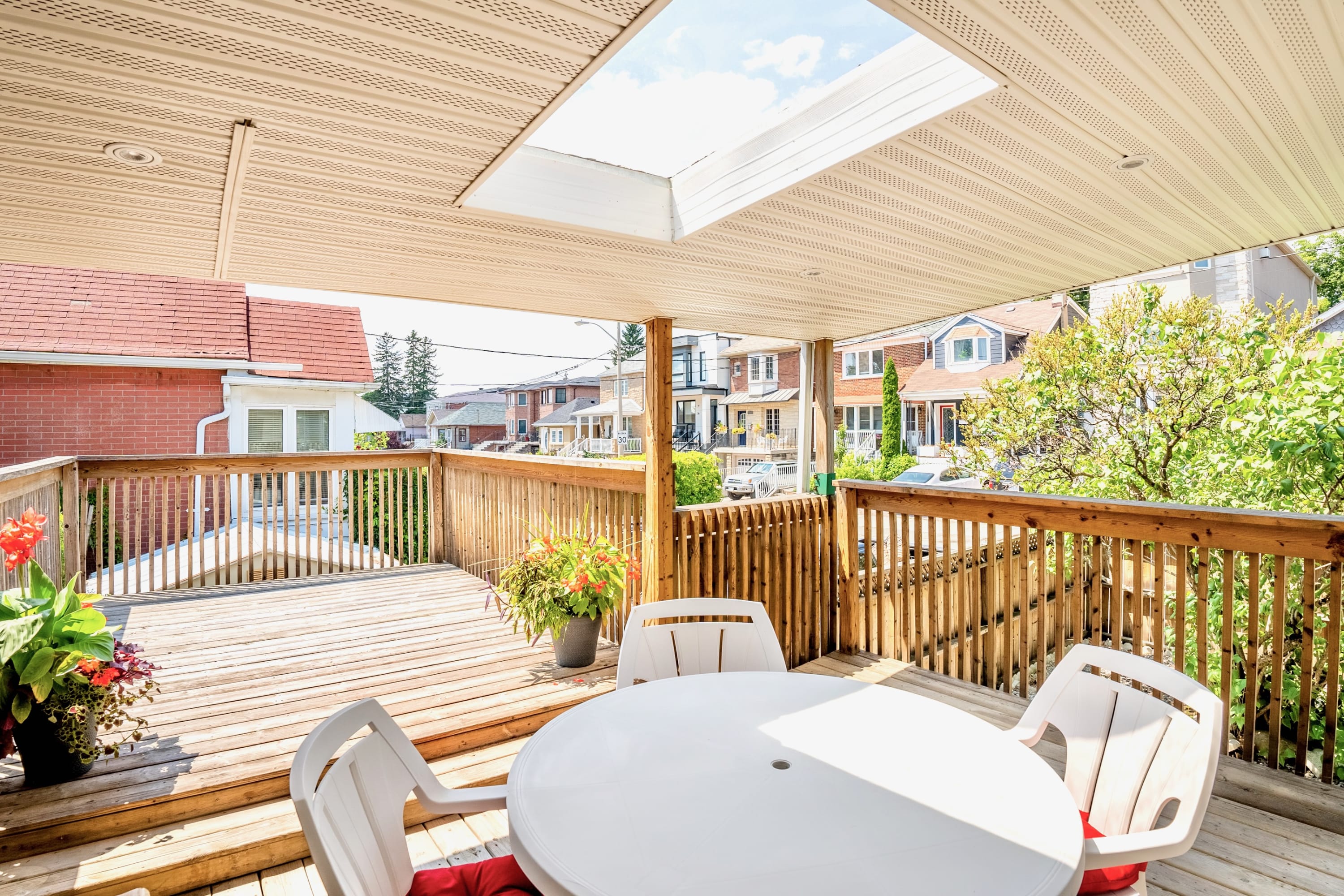 Stunning Home with Large Patio Sundeck