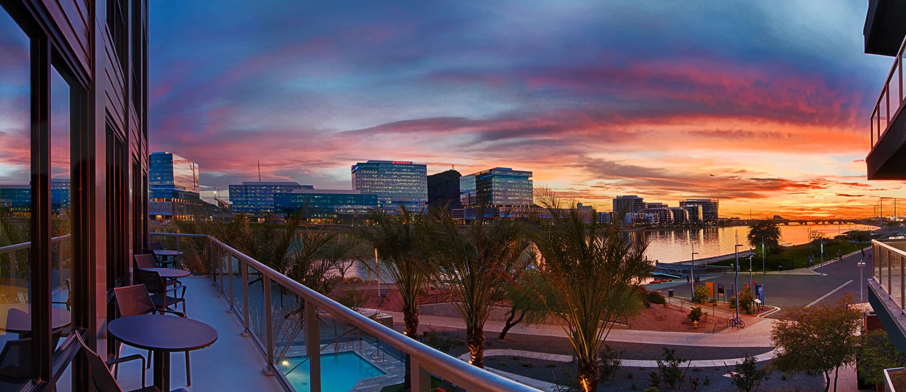 Stunning Lakefront Access And Modern Amenities - Cozy Oasis Retreat - Tempe, AZ