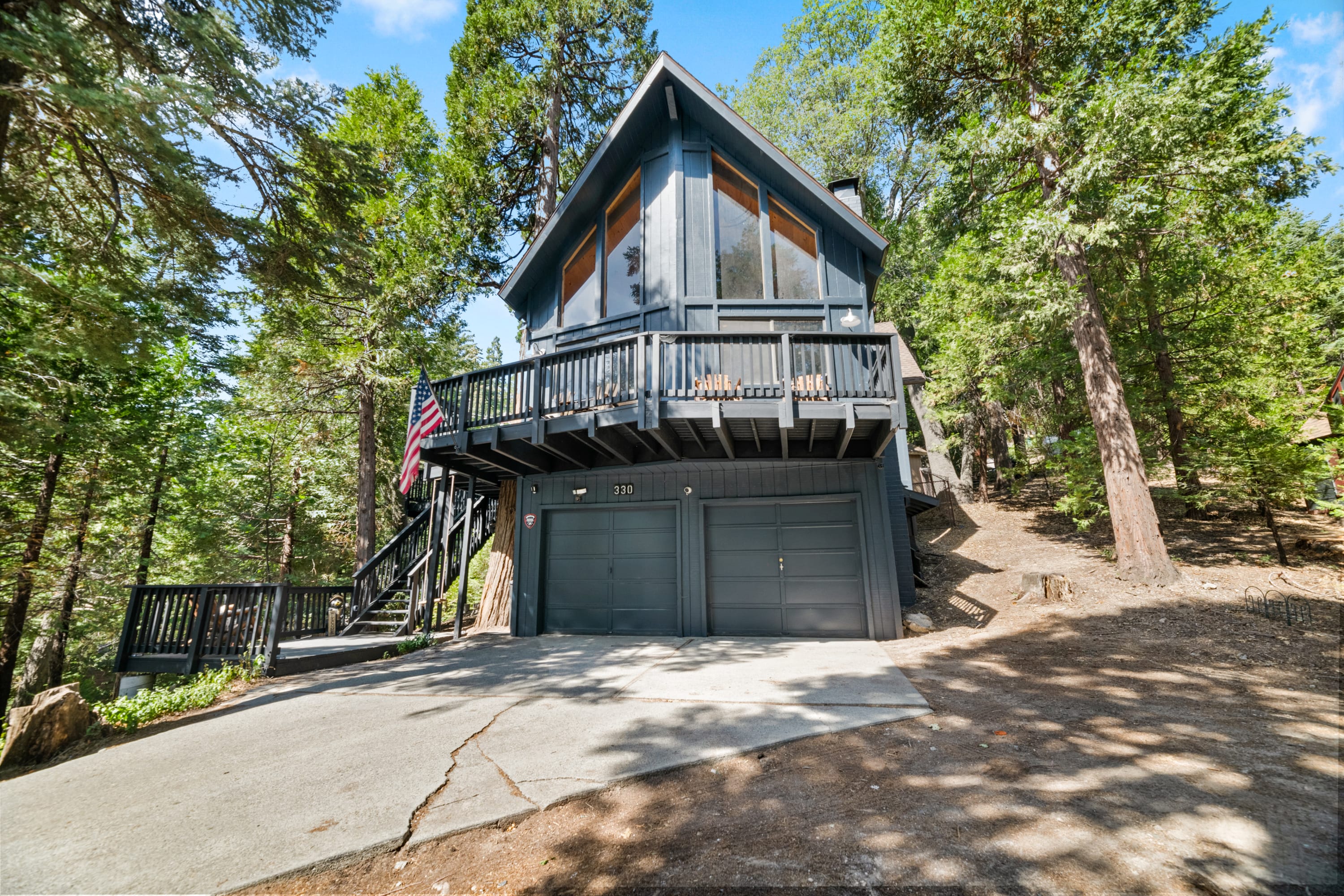 Gorgeous Lake House w/ SPA & Arcade Game Room! - Photo 1