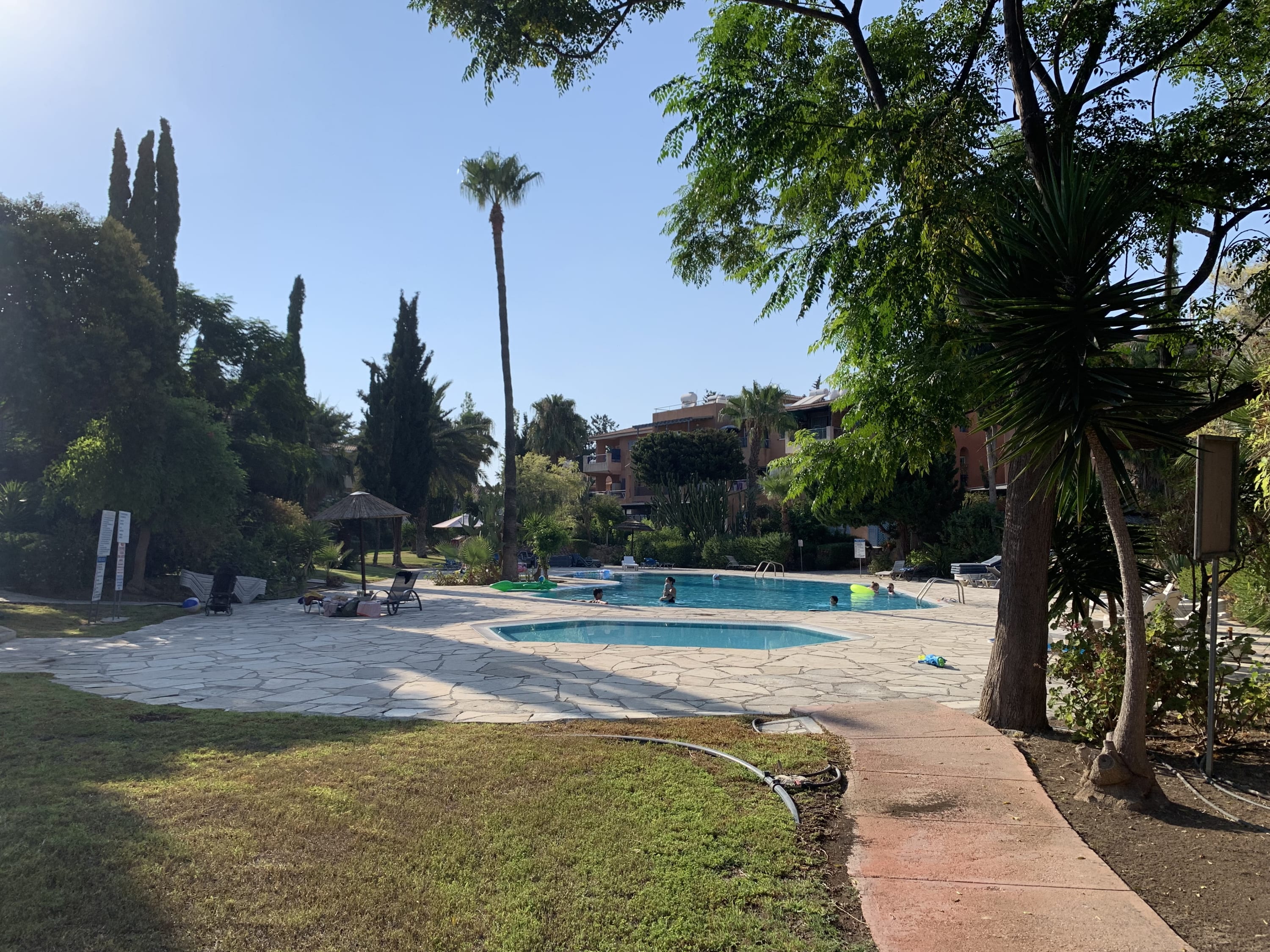 Paradise Gardens 3 - Superb 1BR Apart. Large Patio