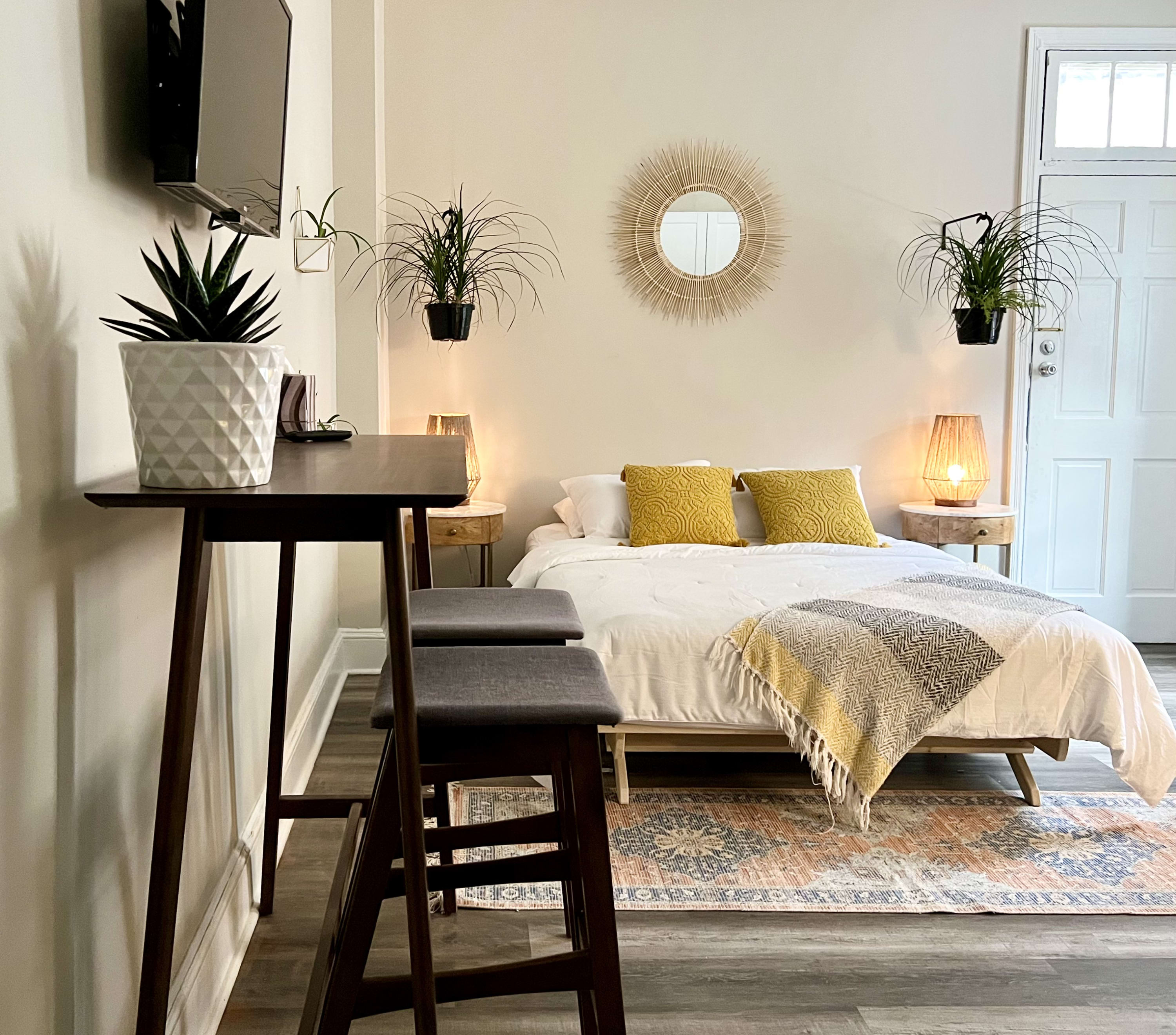 Tiny Bohemian Studio in Midtown