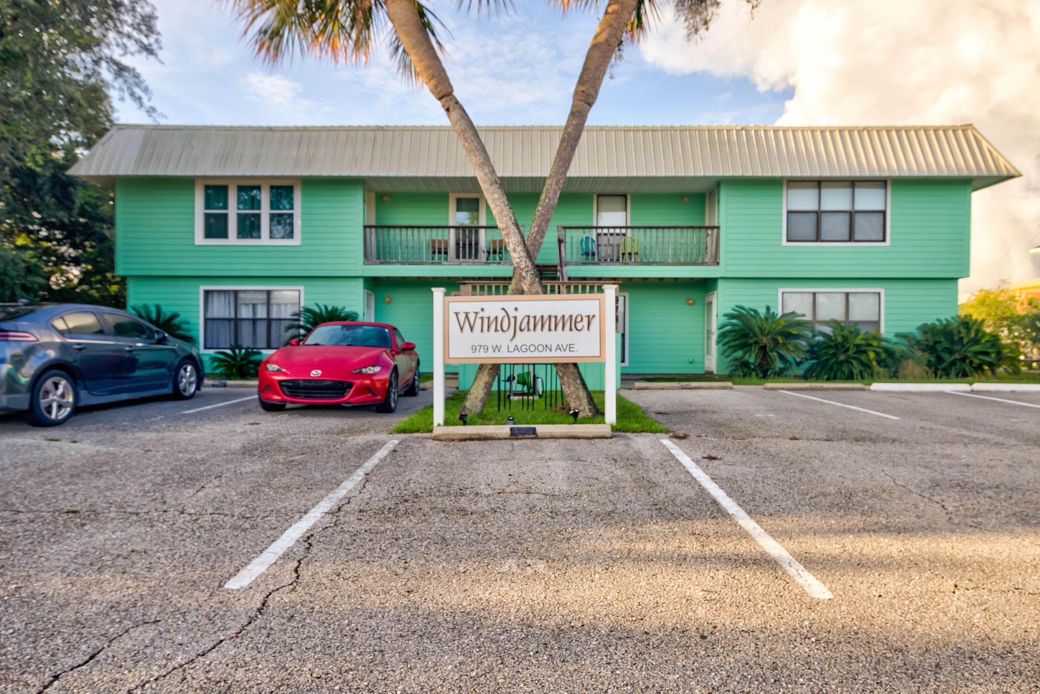 Peaceful condo in Gulf Shores with outdoor pool