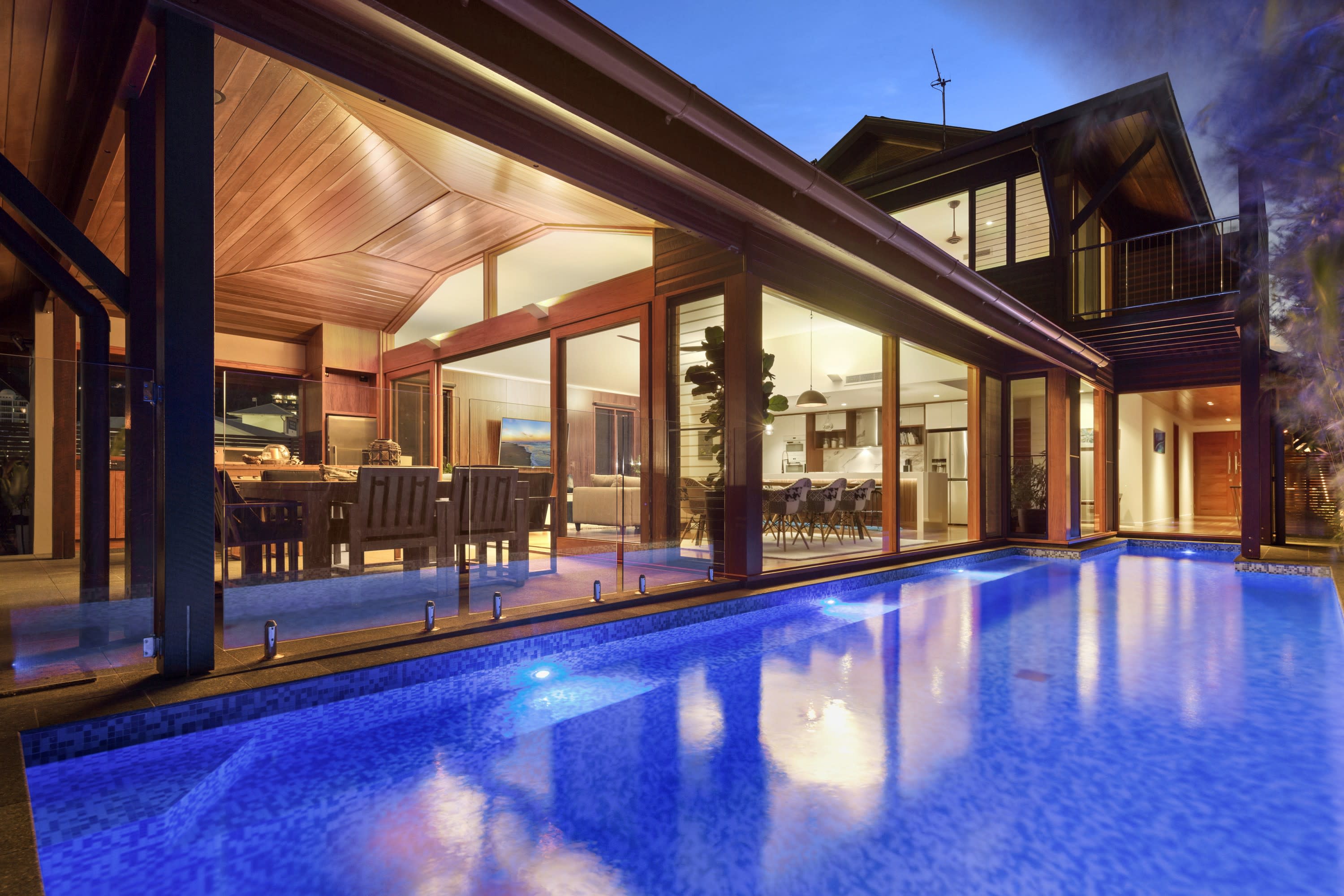 23 The Cove - 5 Bedroom, Whitsunday Waters Edge Luxury Holiday Home. — Airlie Beach, QLD — vacation rental