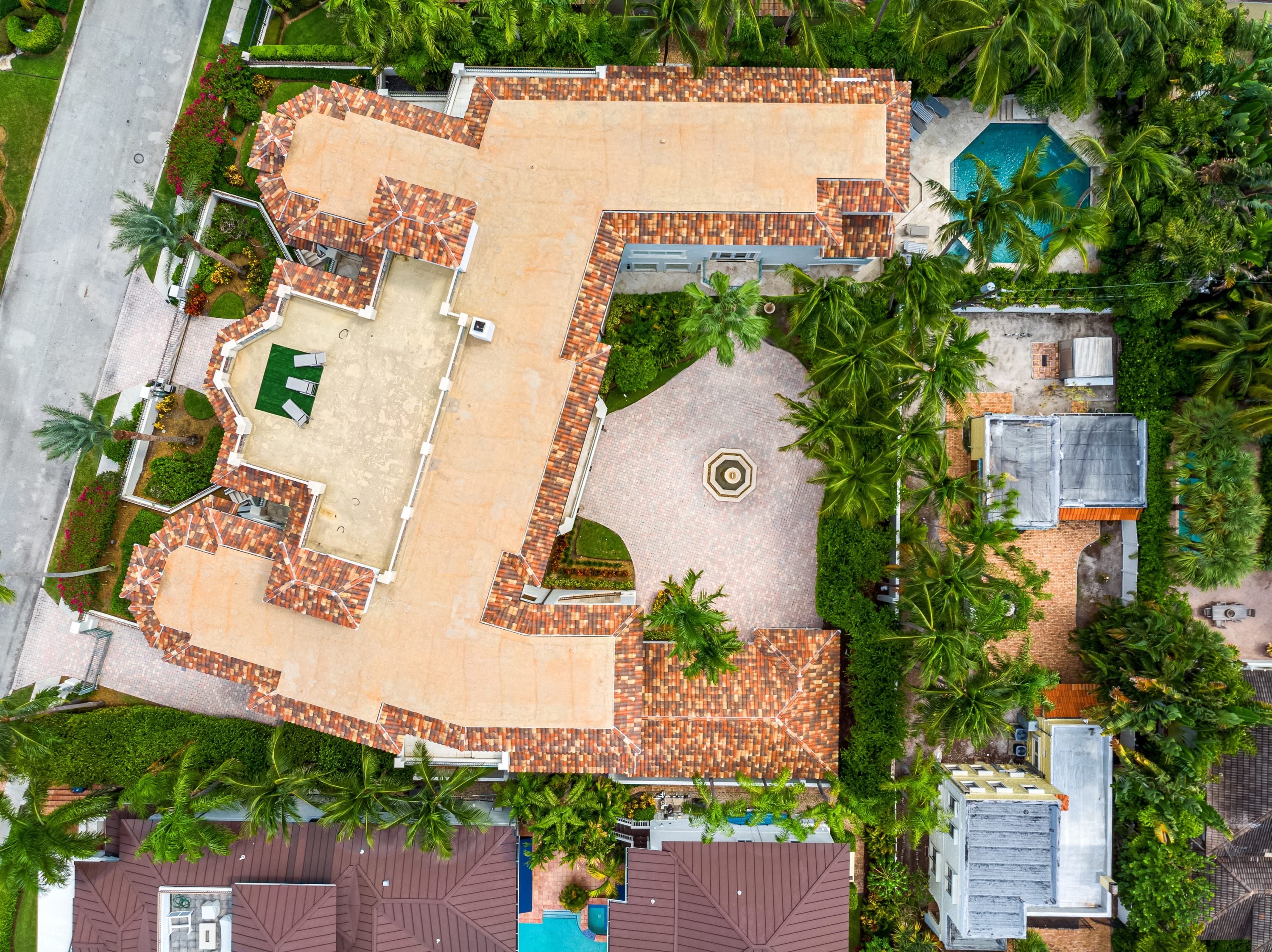 Mansion Waterfront Living WOW Luxurious 21,756 SQFT Near Beach