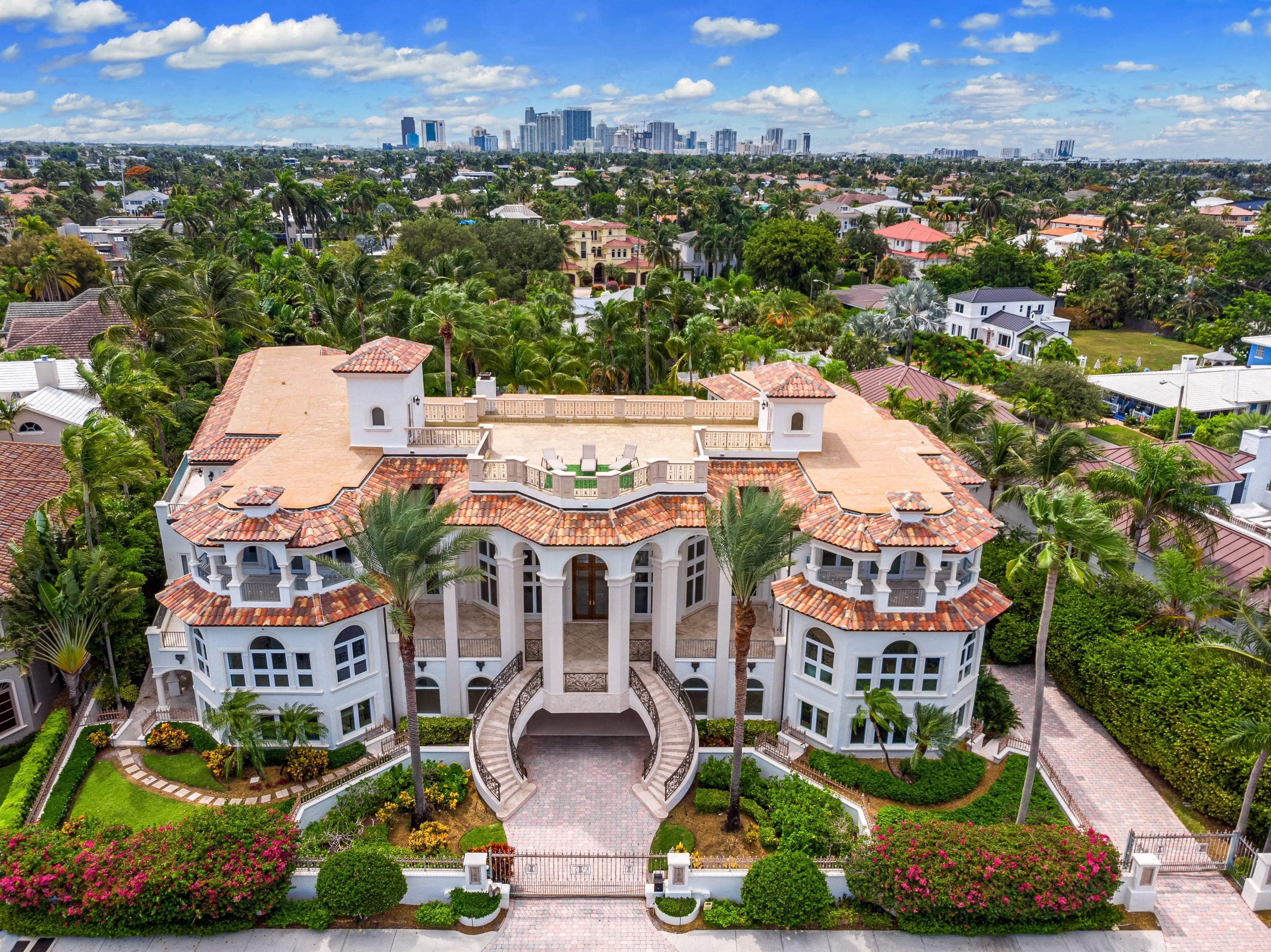 Waterfront Mansion with Game Room, Gym, Media Room and Guest House - Photo 1