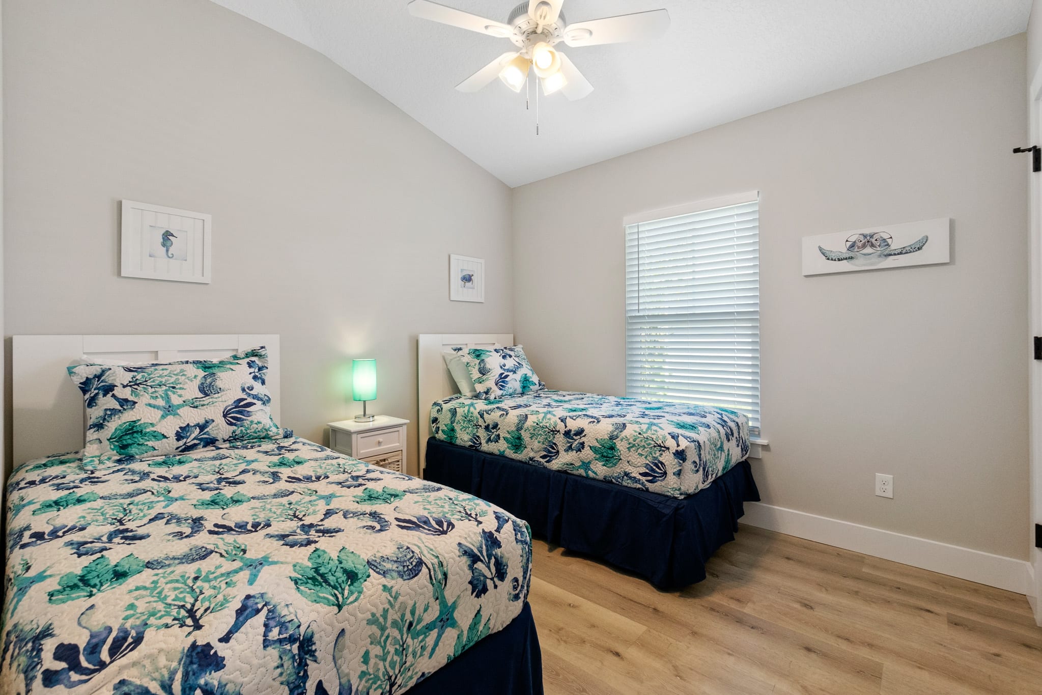 SunRay Cottage: 3 Bed/2 Bath/Convenient Location! — photo 17