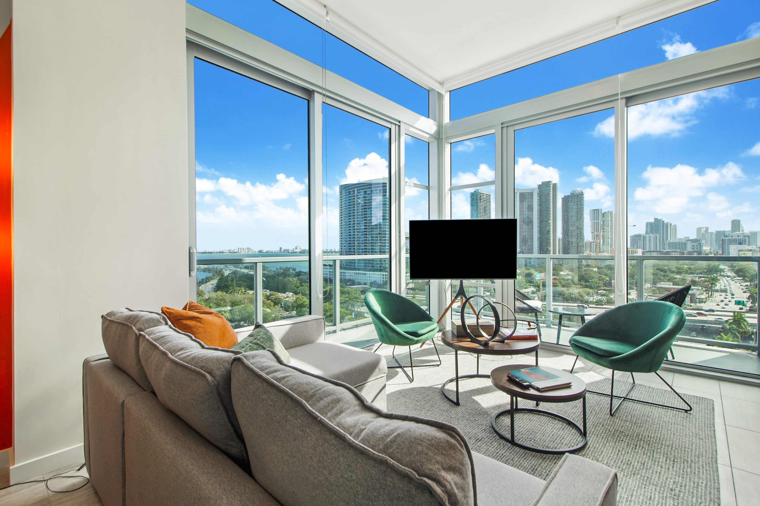 Panoramic Bay views - Two Bedrooms Condo - Photo 1