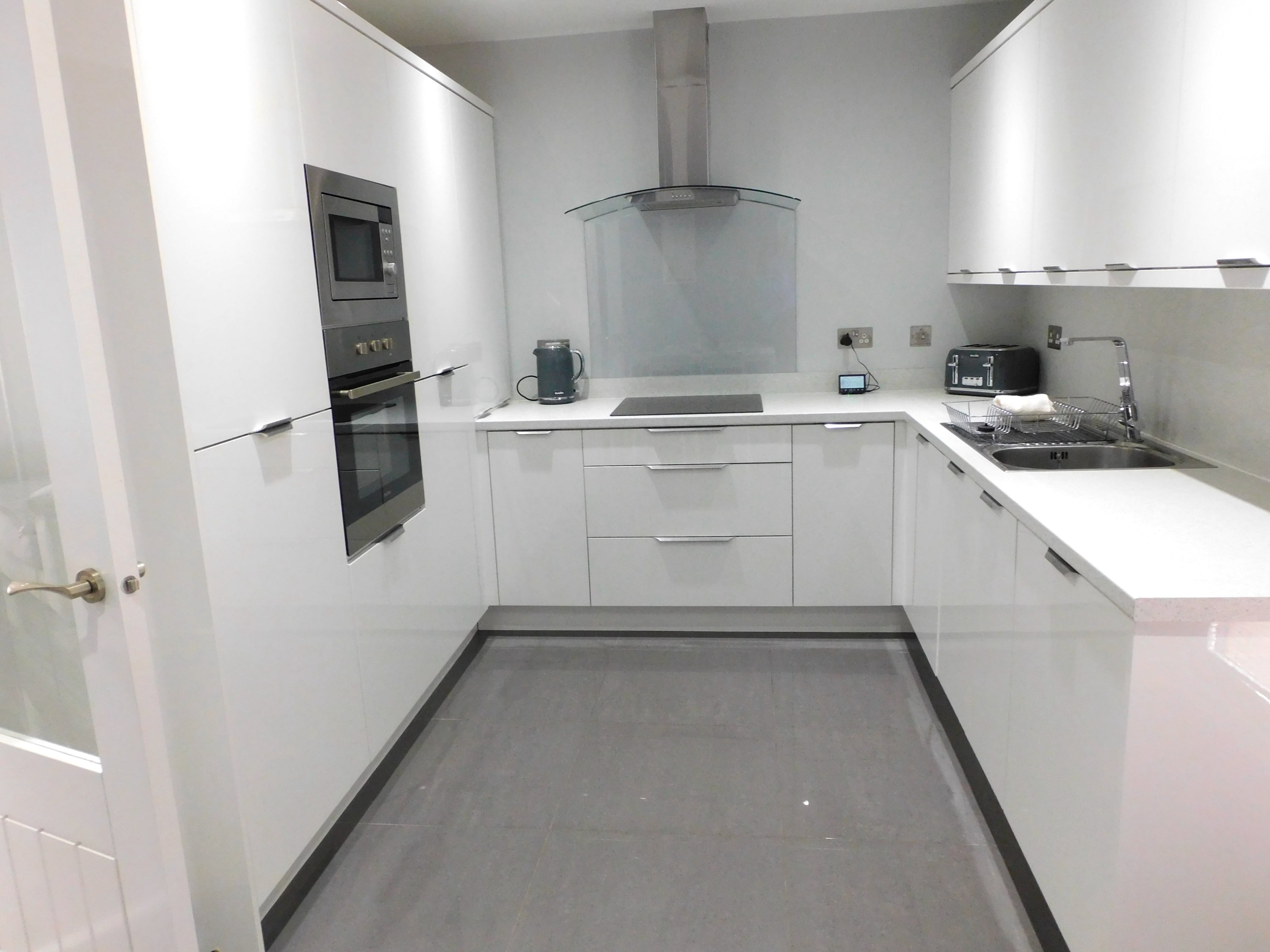 Beautiful 3 bedroom home with large garden. 35 mins to Glasgow...