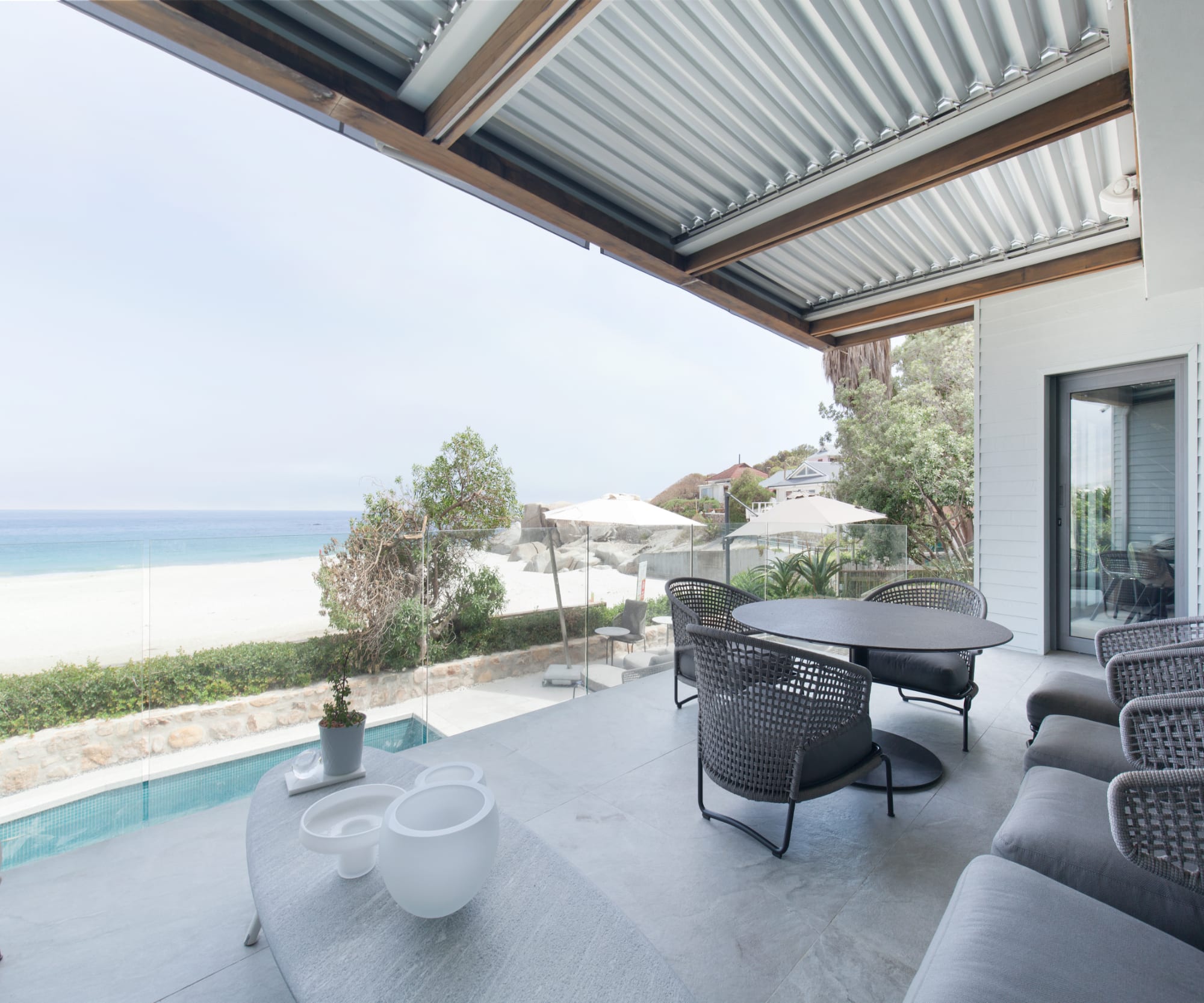 Stunning Villa on the Beachfront Glen Beach Photo