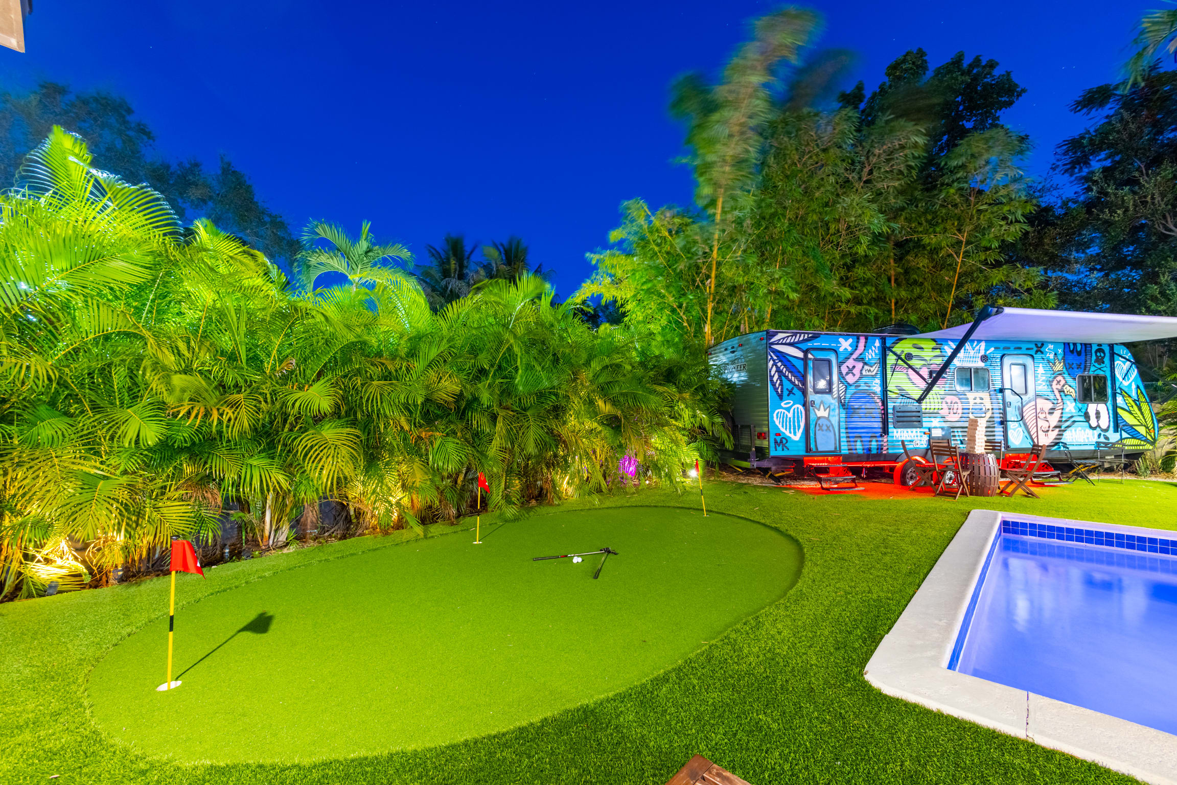Sunny Daze 💜 Villa -Pool-Mini Golf⛳️ Fire Pit-Near Beaches - Photo 2