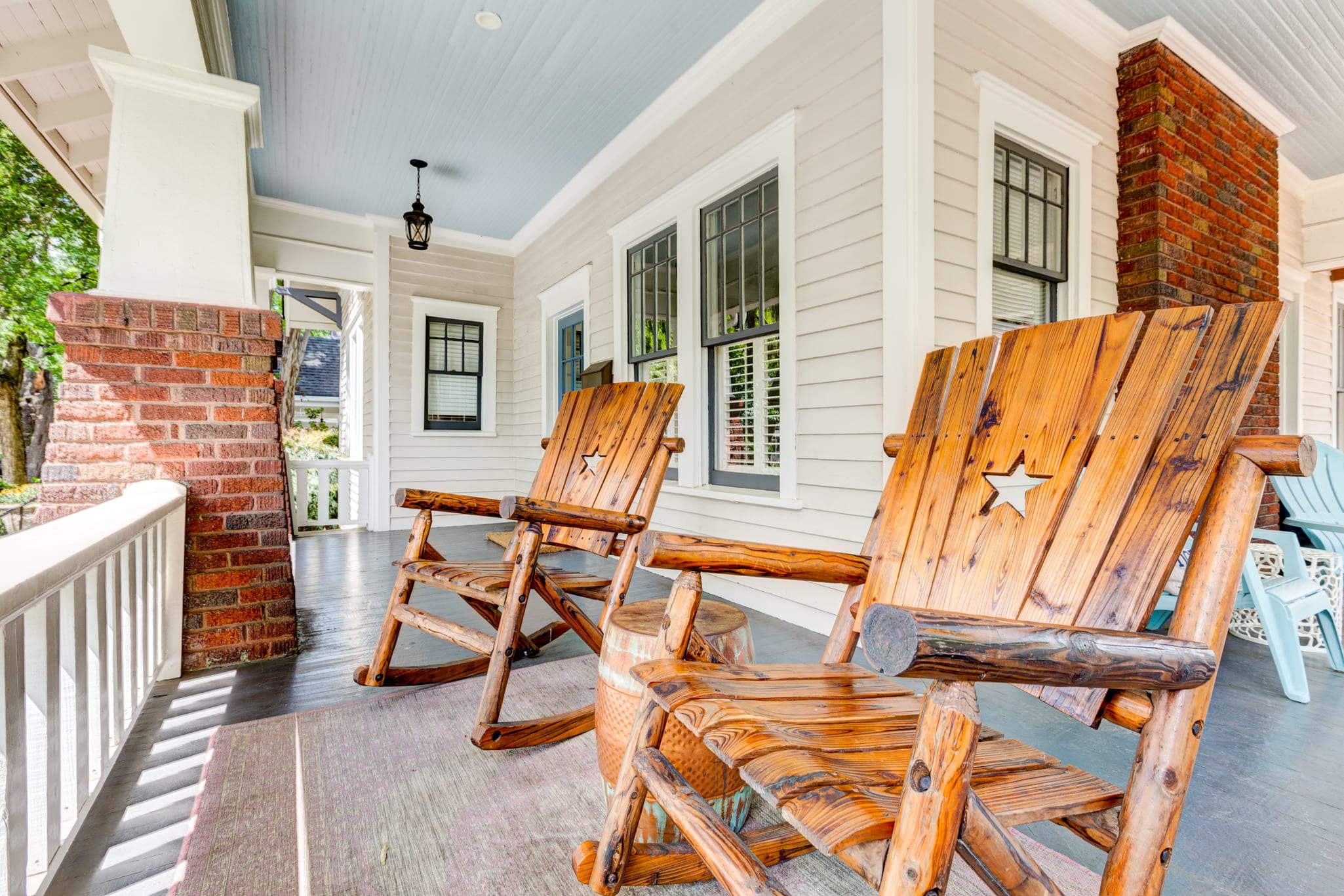 Tree-Lined Street. Walk to Shops. Beautiful Porch. - Foto 2