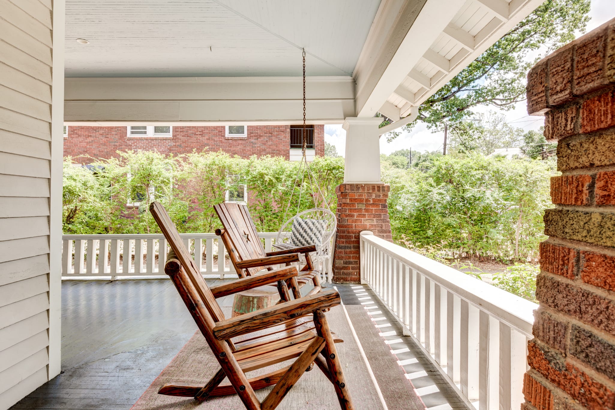 Tree-Lined Street. Walk to Shops. Beautiful Porch. - Foto 8