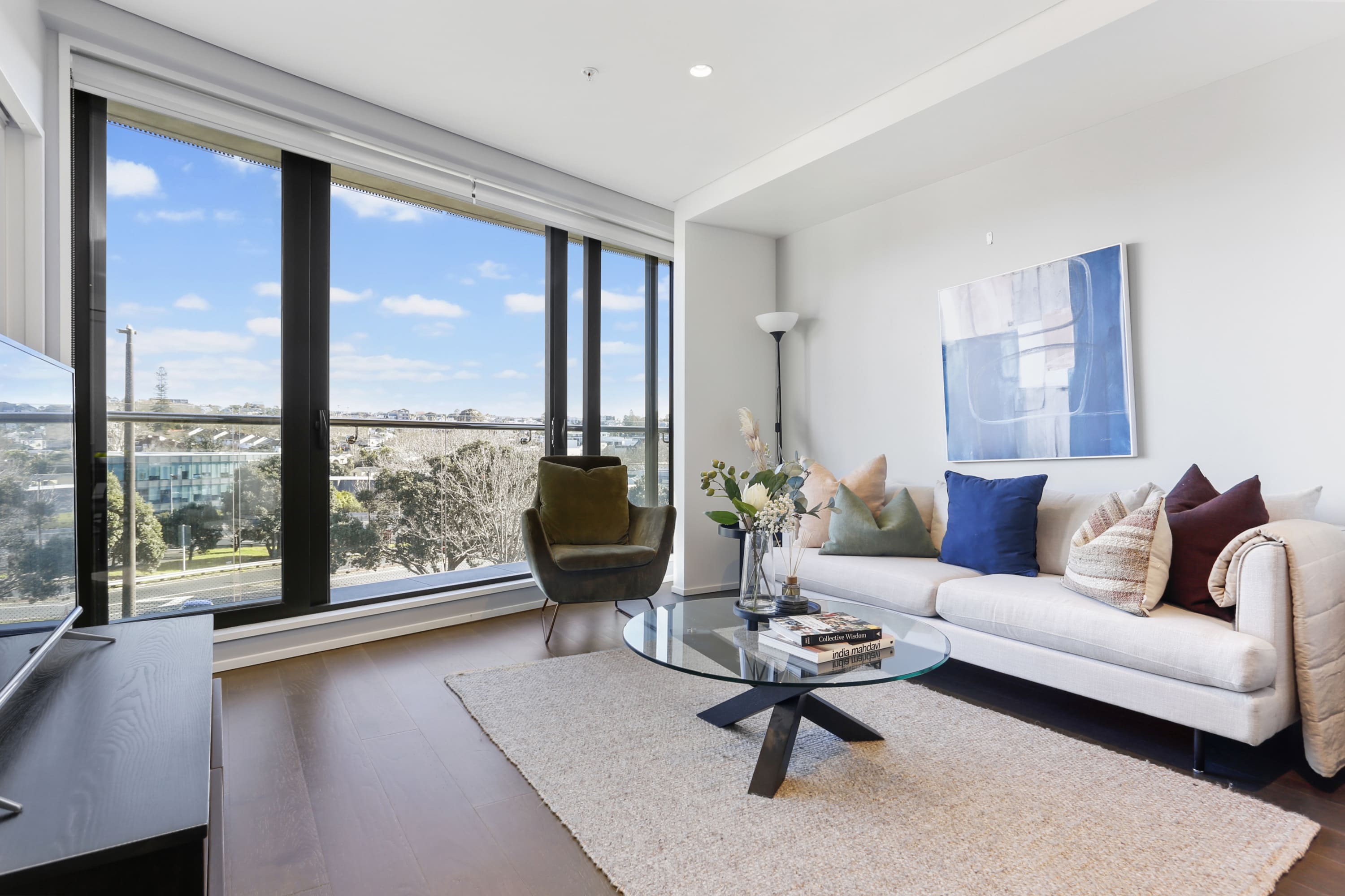 Lovely and warm one bedroom in the CBD - Image 1