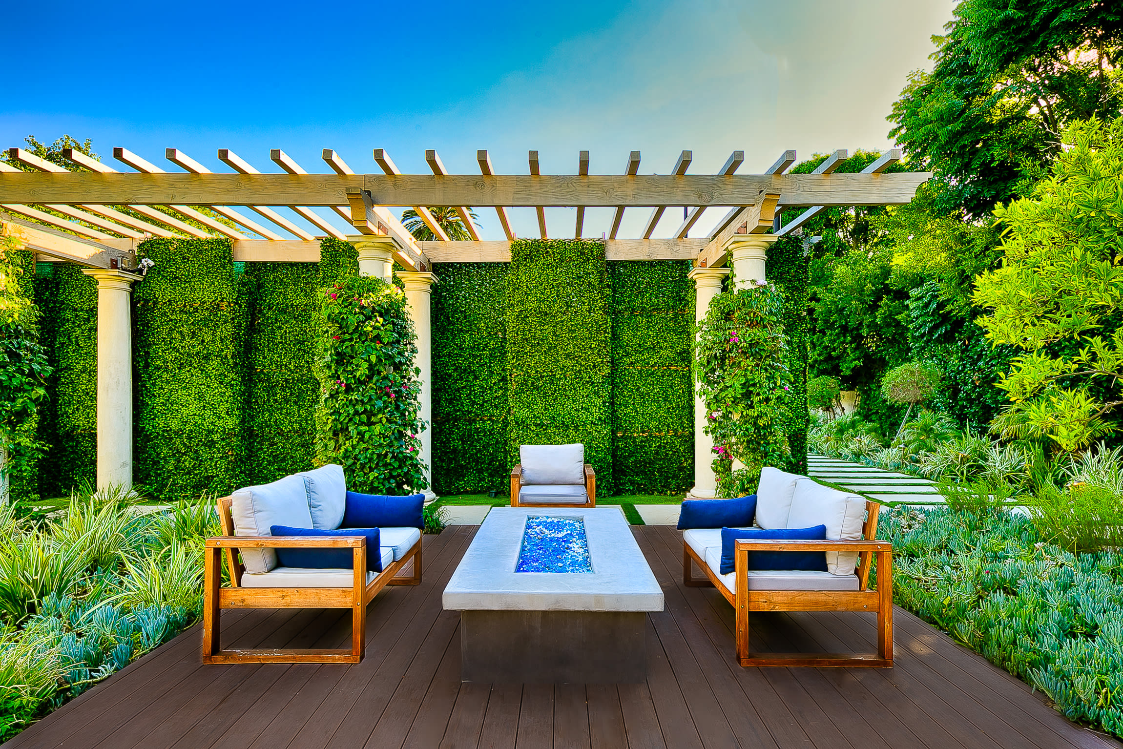 The Beverly Hills Estate & Tennis Court - Picture 15