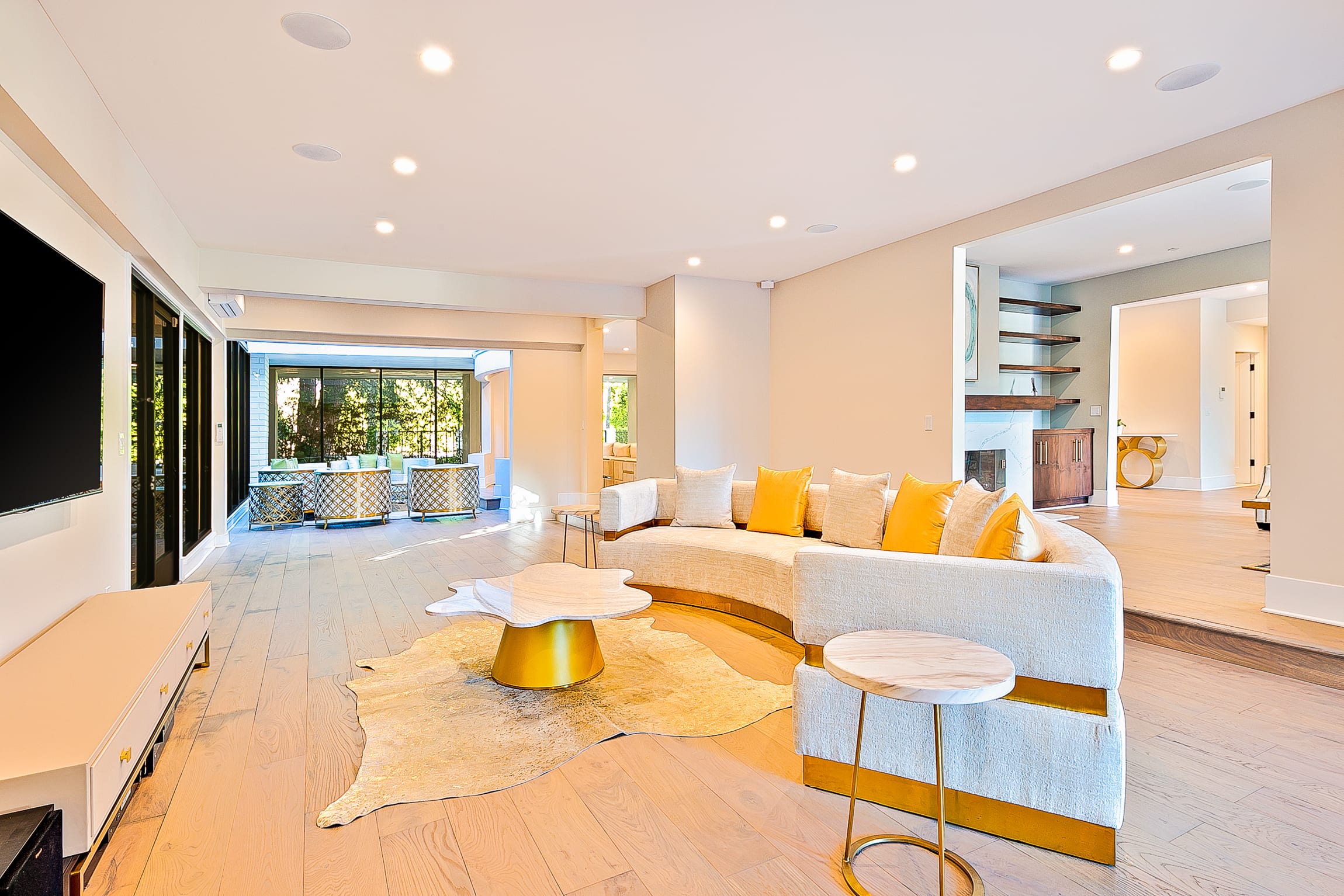 The Beverly Hills Estate & Tennis Court - Picture 25