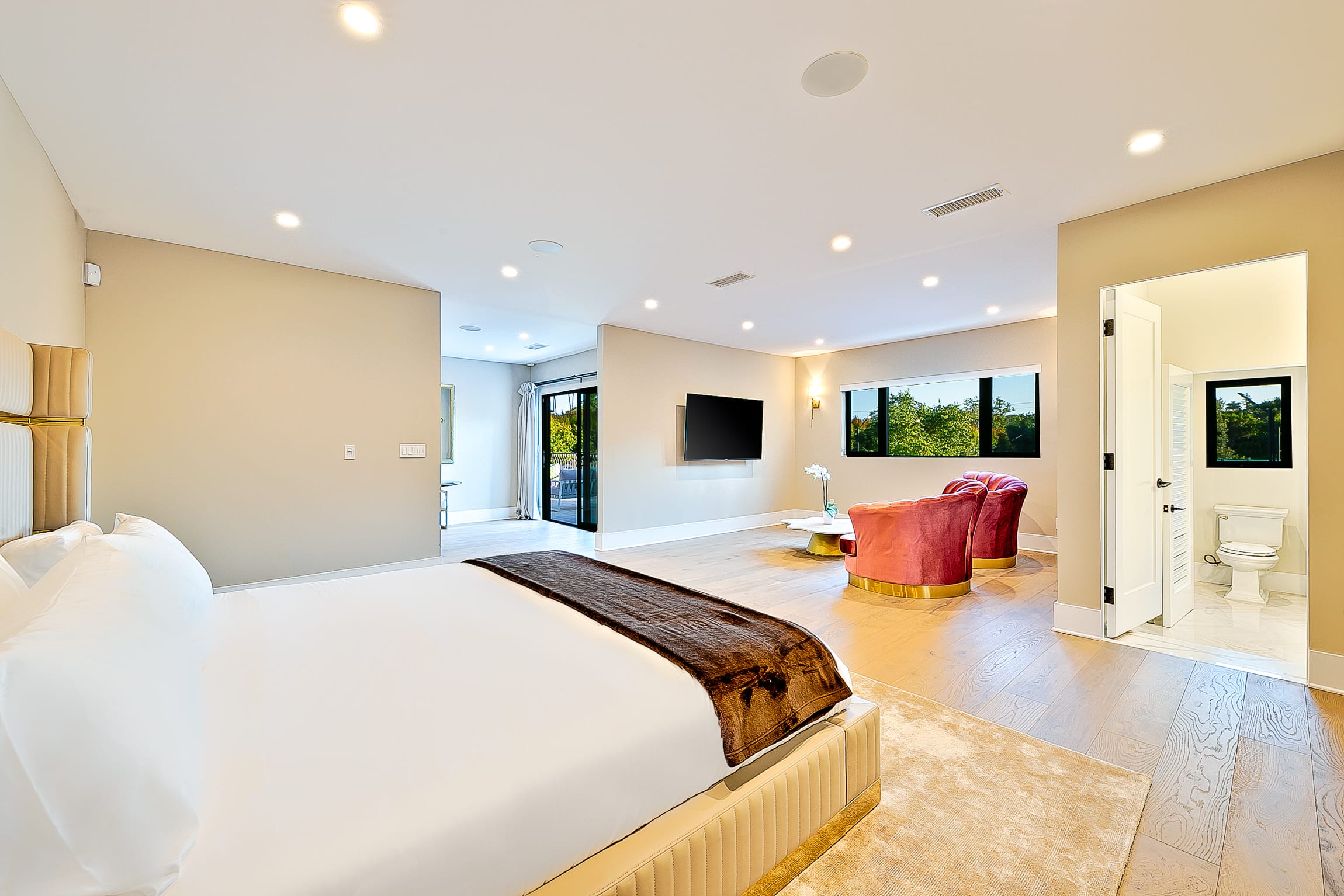 The Beverly Hills Estate & Tennis Court - Picture 35