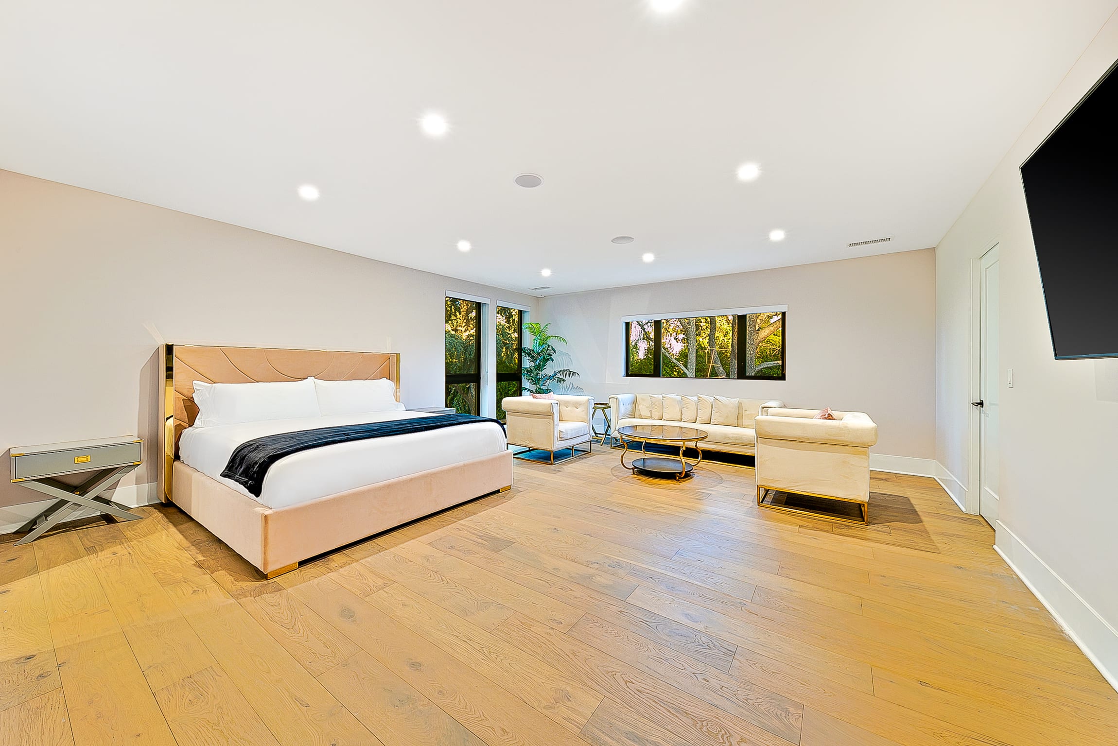 The Beverly Hills Estate & Tennis Court - Picture 37