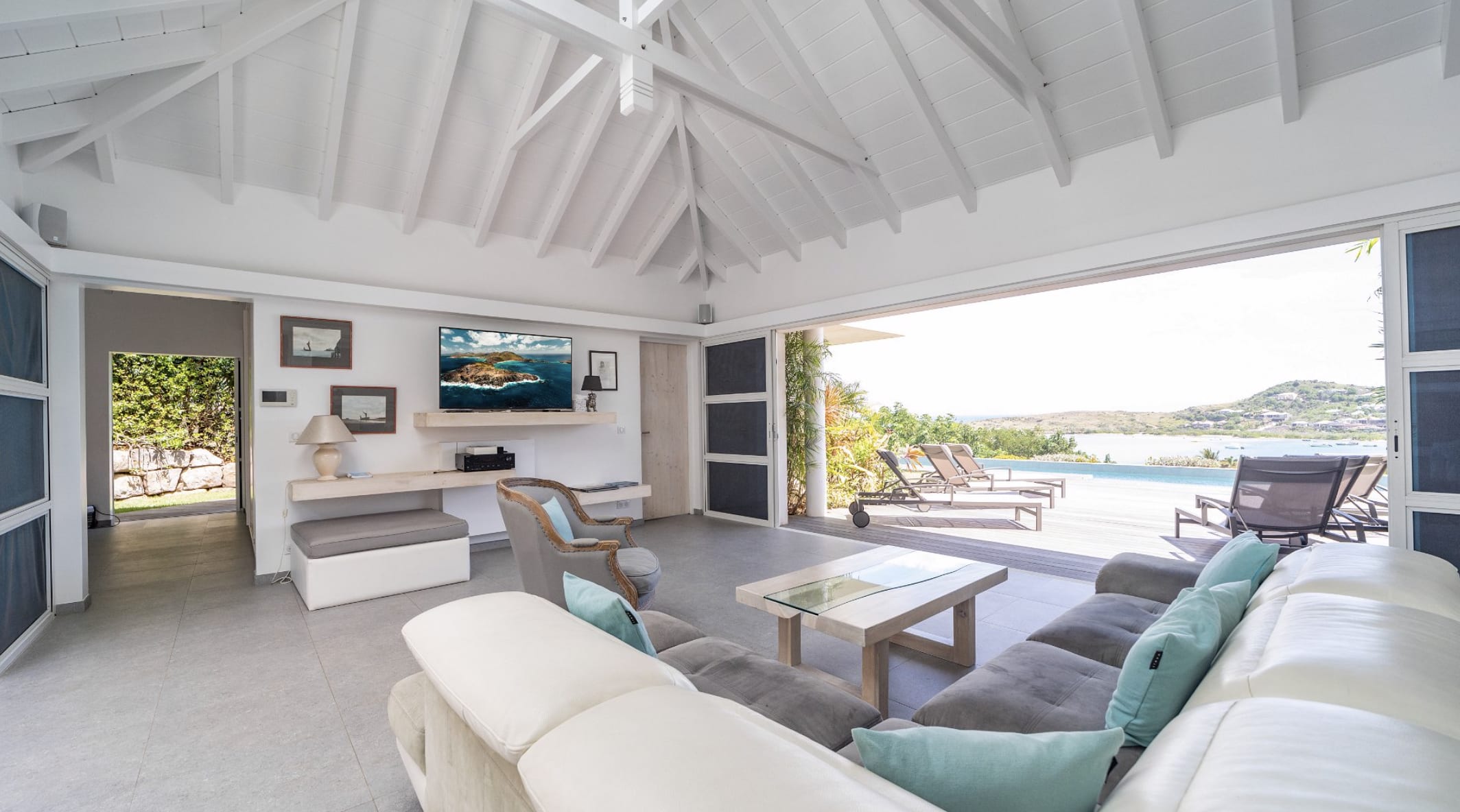 Charming villa with Outstanding View 3