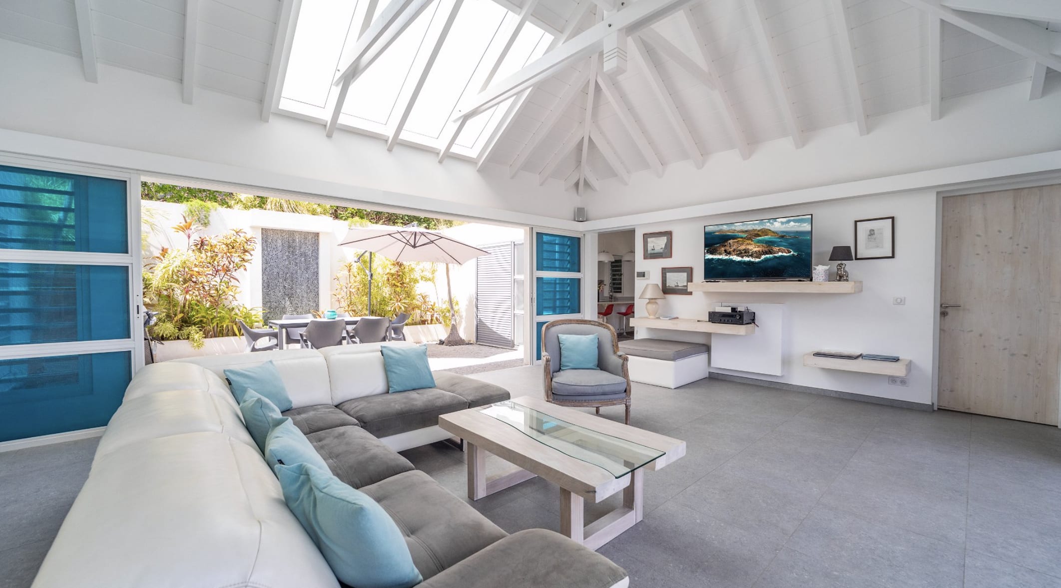 Charming villa with Outstanding View 4