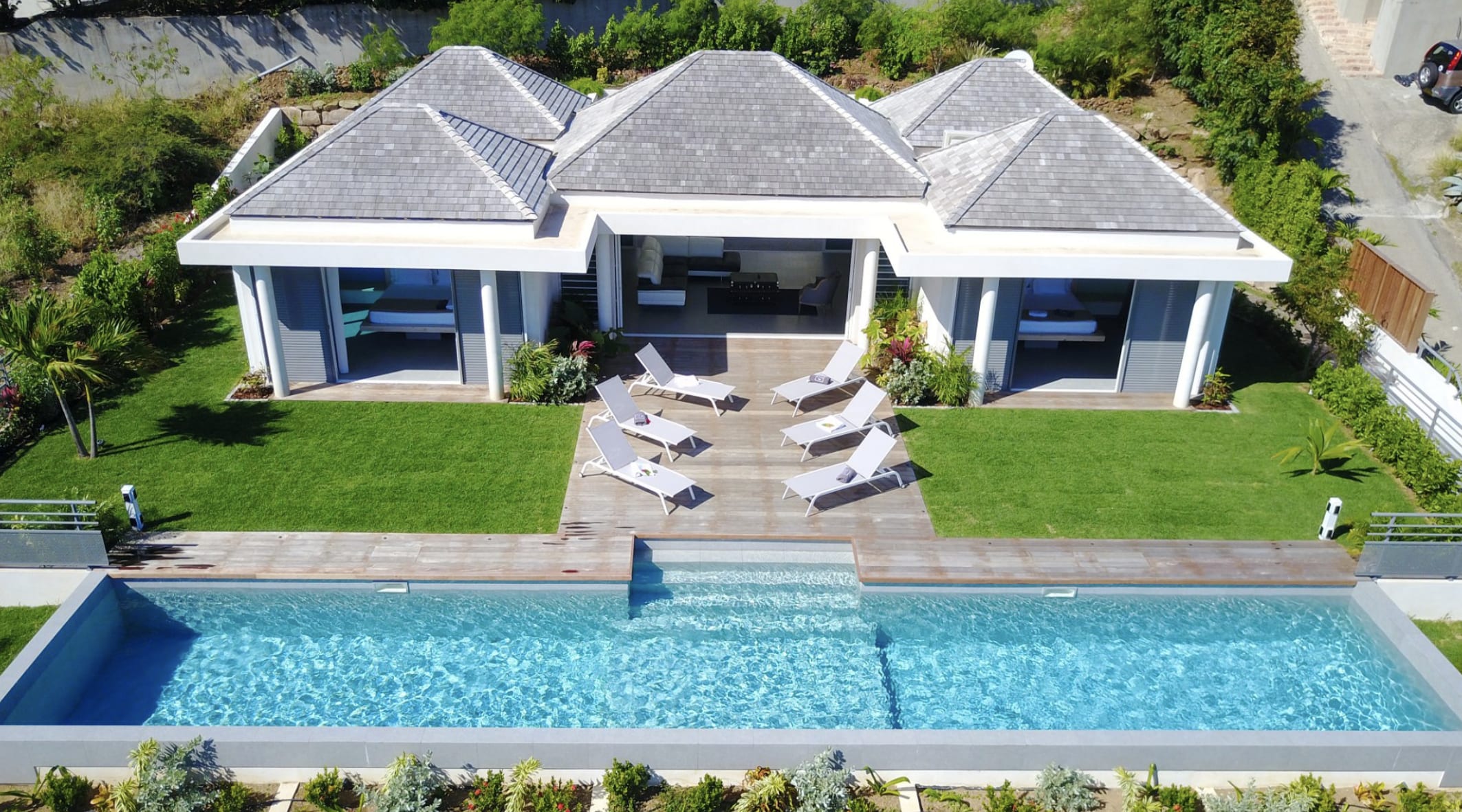 Charming villa with Outstanding View 2